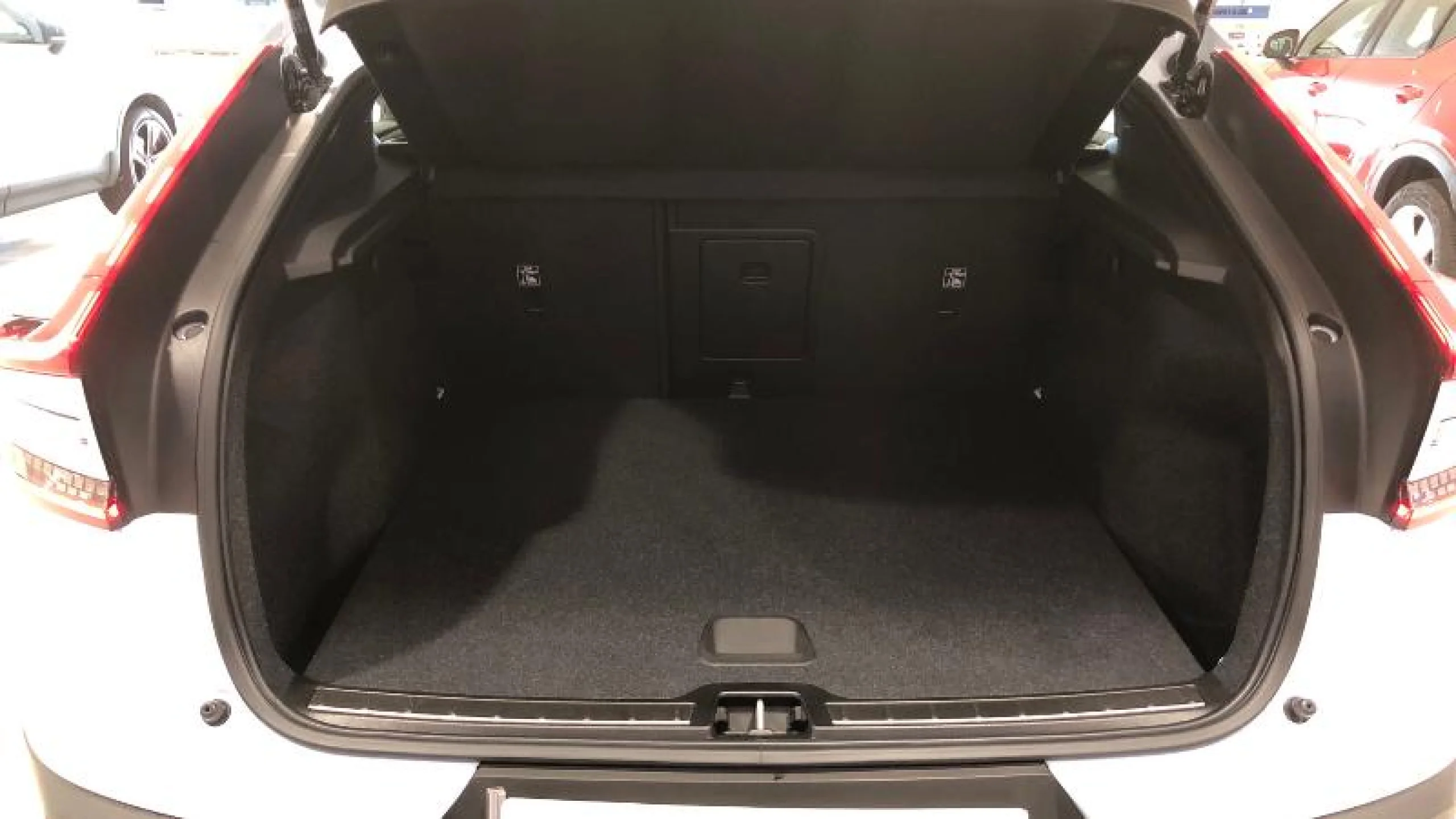 VOLVO C40 RECHARGE SINGLE EXTENDED CORE AUTO - Foto 11