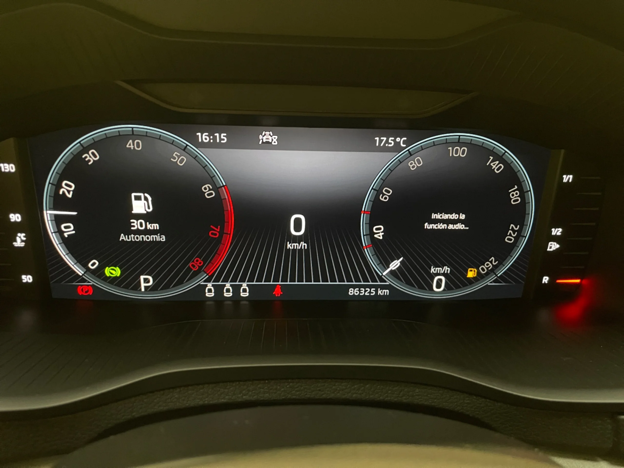 SKODA KAROQ 1.5 TSI 110KW (150CV) ACT AMBITION - Foto 13