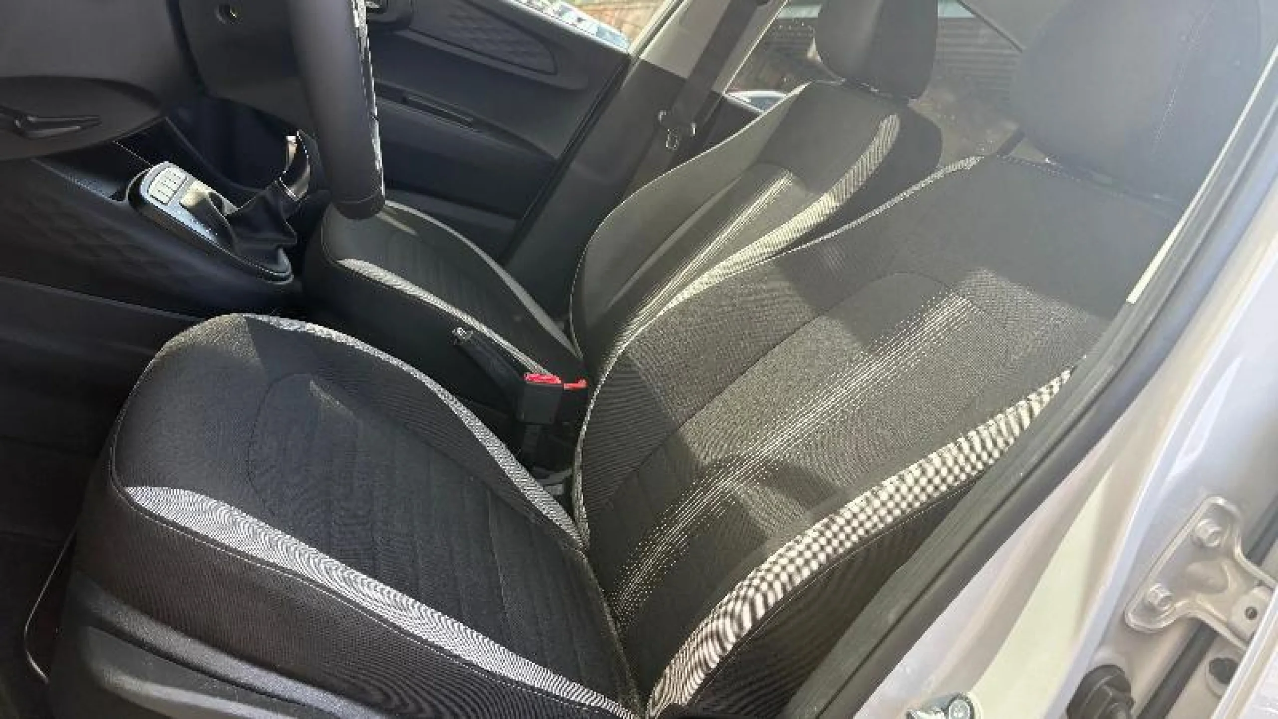 HYUNDAI I10 1.0 KLASS AT - Foto 8