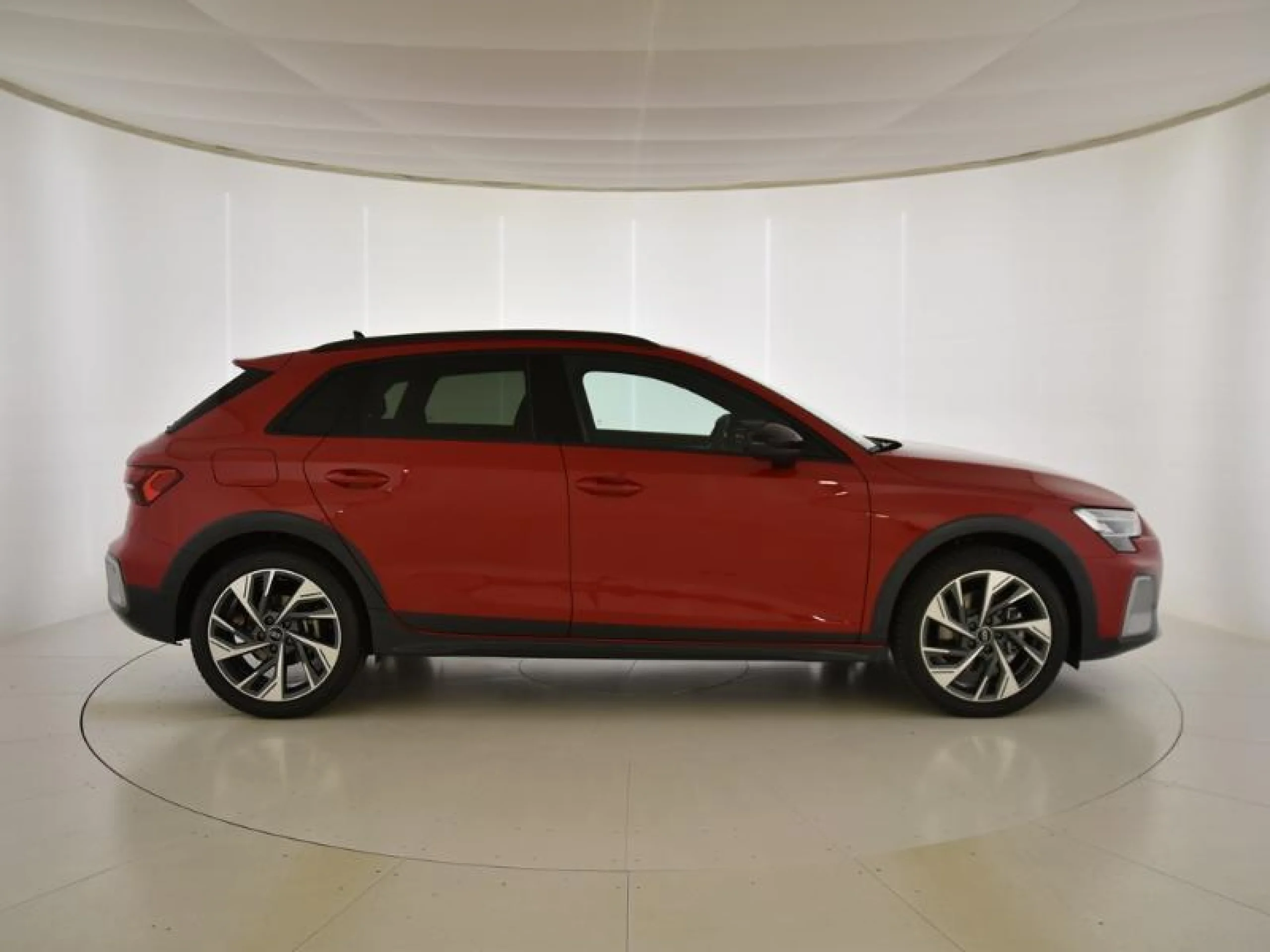 AUDI A3 ALLSTREET GENUINE 40 TFSI E 150KW S TRON - Foto 3