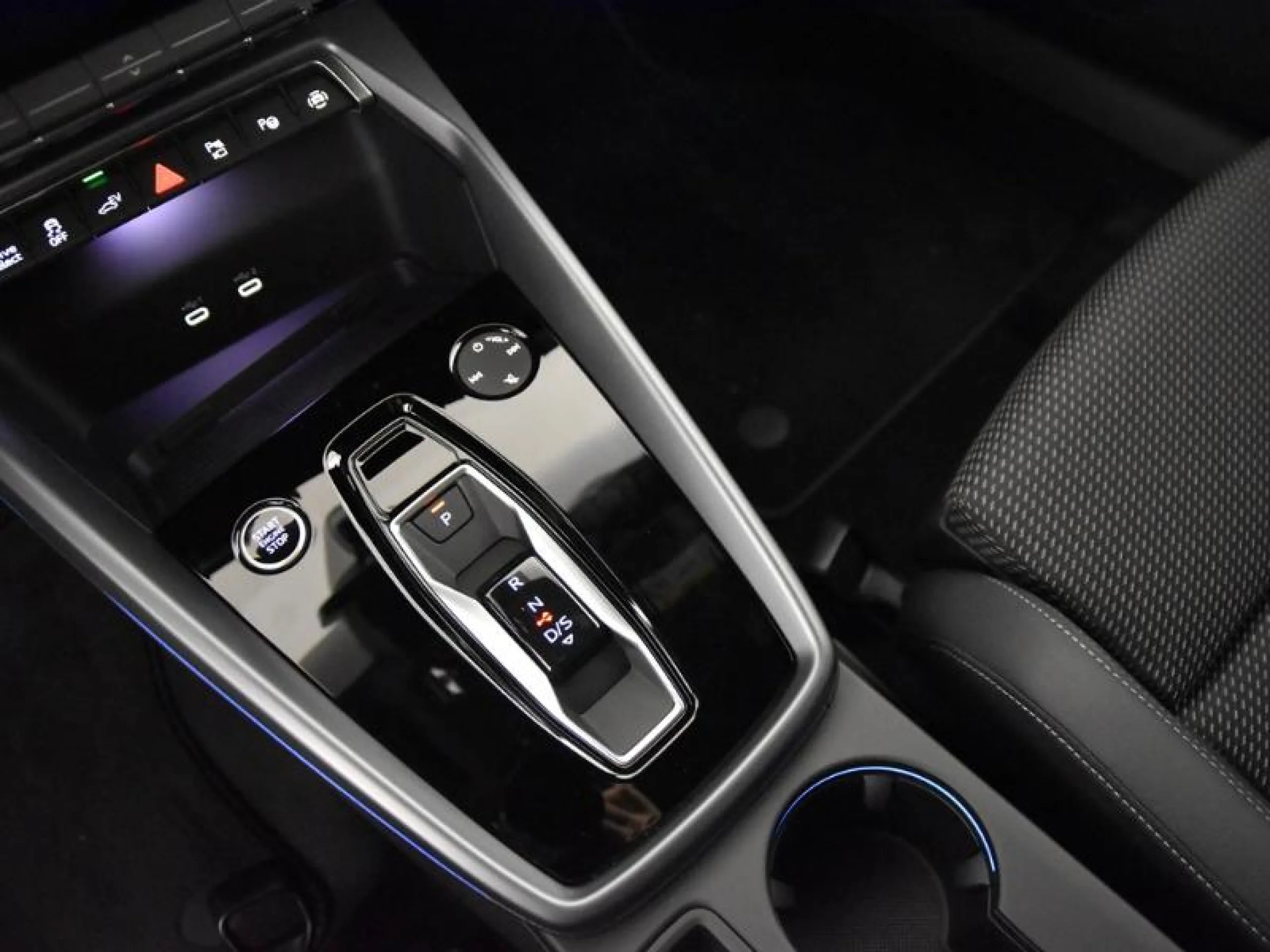 AUDI A3 ALLSTREET GENUINE 40 TFSI E 150KW S TRON - Foto 10