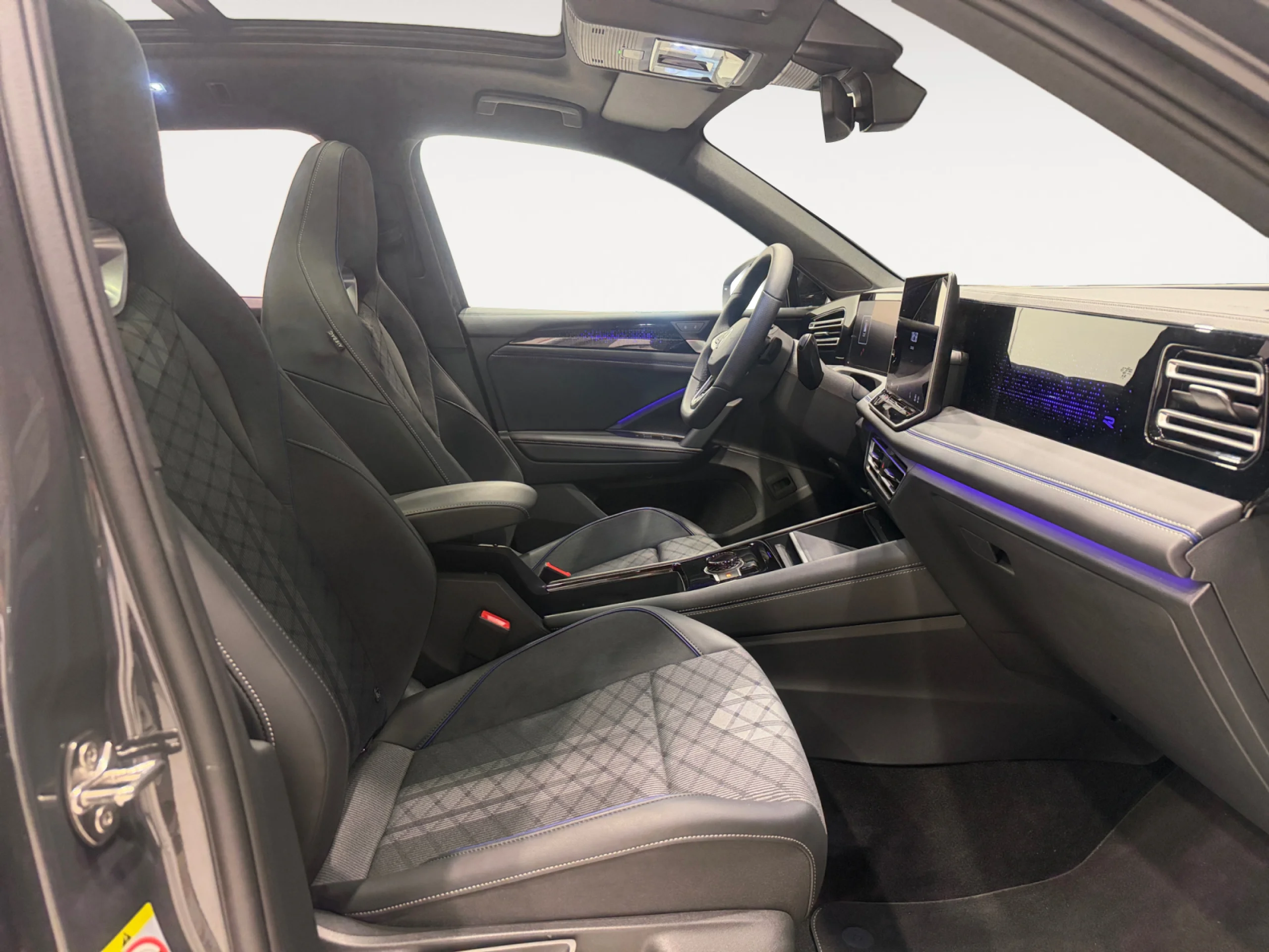 VOLKSWAGEN TIGUAN R LINE 2.0 TDI 142KW (193CV) DSG 4MOTION - Foto 5