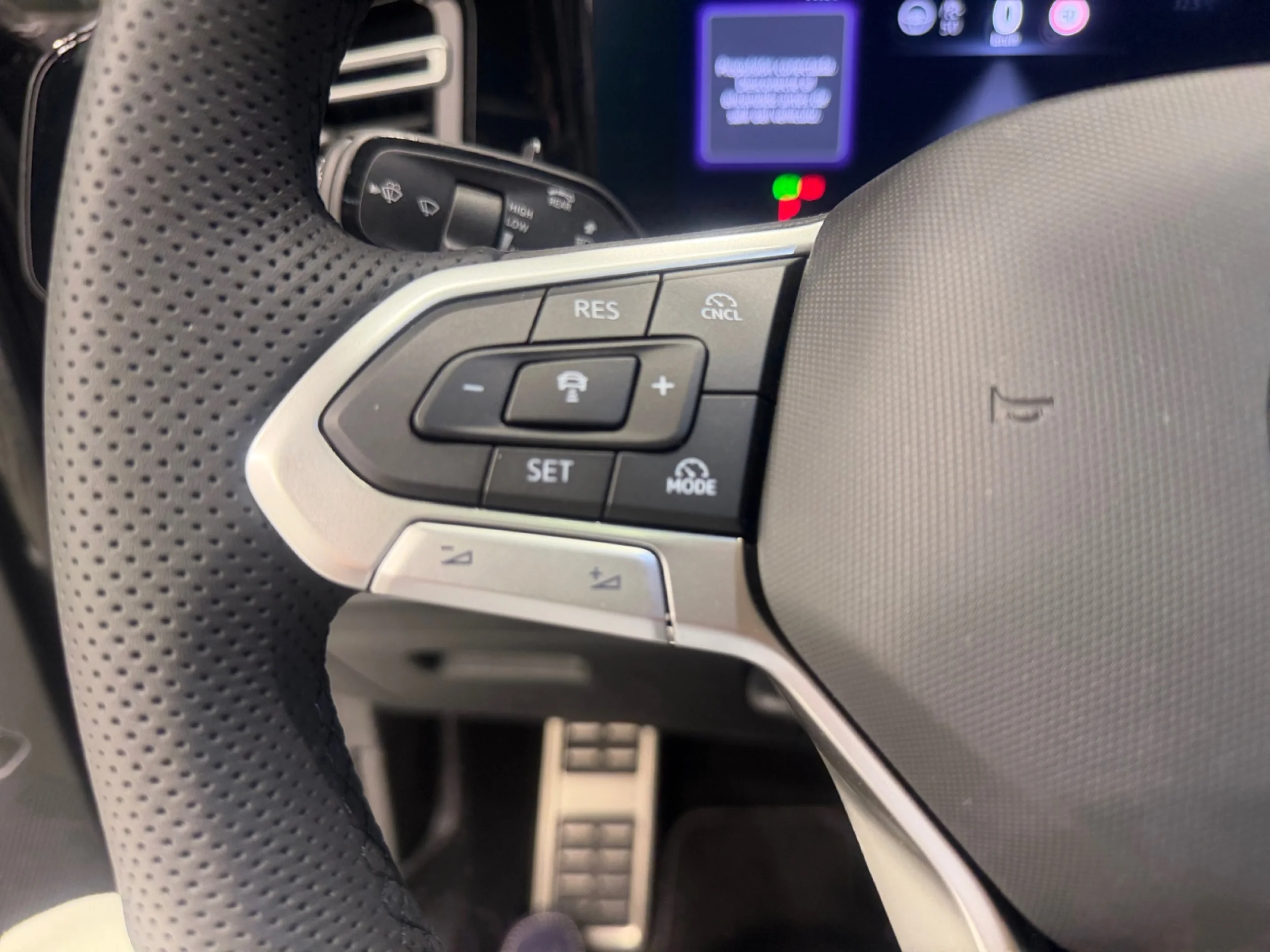 VOLKSWAGEN TIGUAN R LINE 2.0 TDI 142KW (193CV) DSG 4MOTION - Foto 11