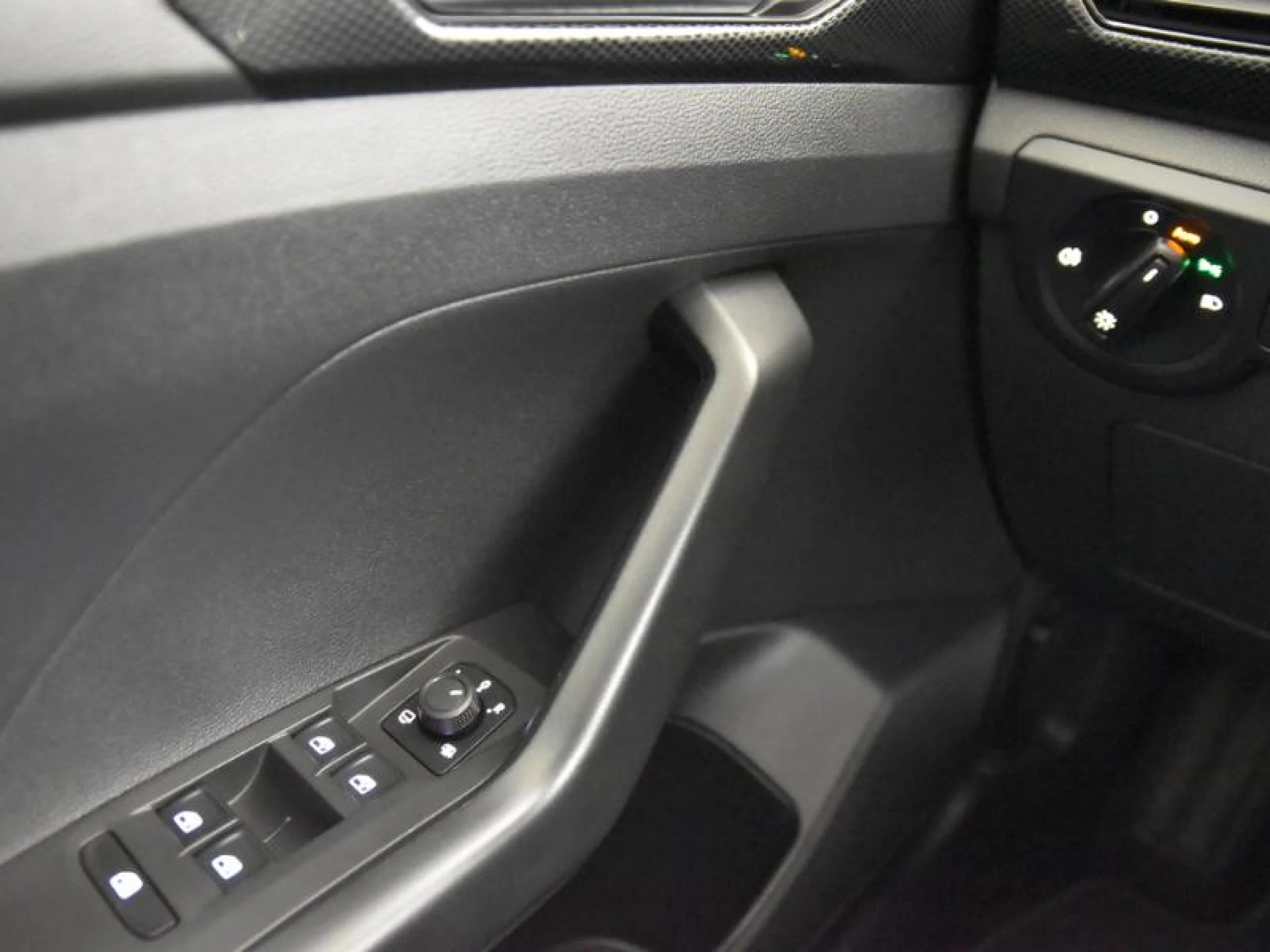 VOLKSWAGEN T CROSS ··MÁS·· 1.0 TSI 85KW (115CV) - Foto 16