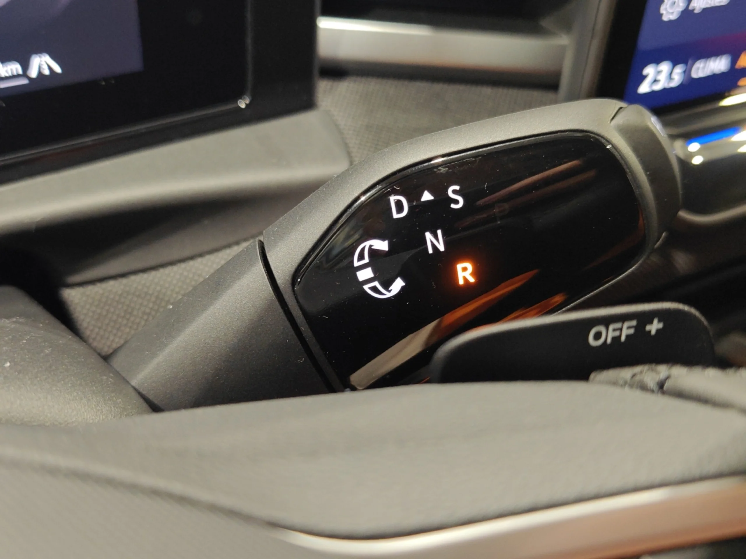 VOLKSWAGEN T ROC ··MÁS·· 1.5 ETSI 110KW (150CV) DSG - Foto 17