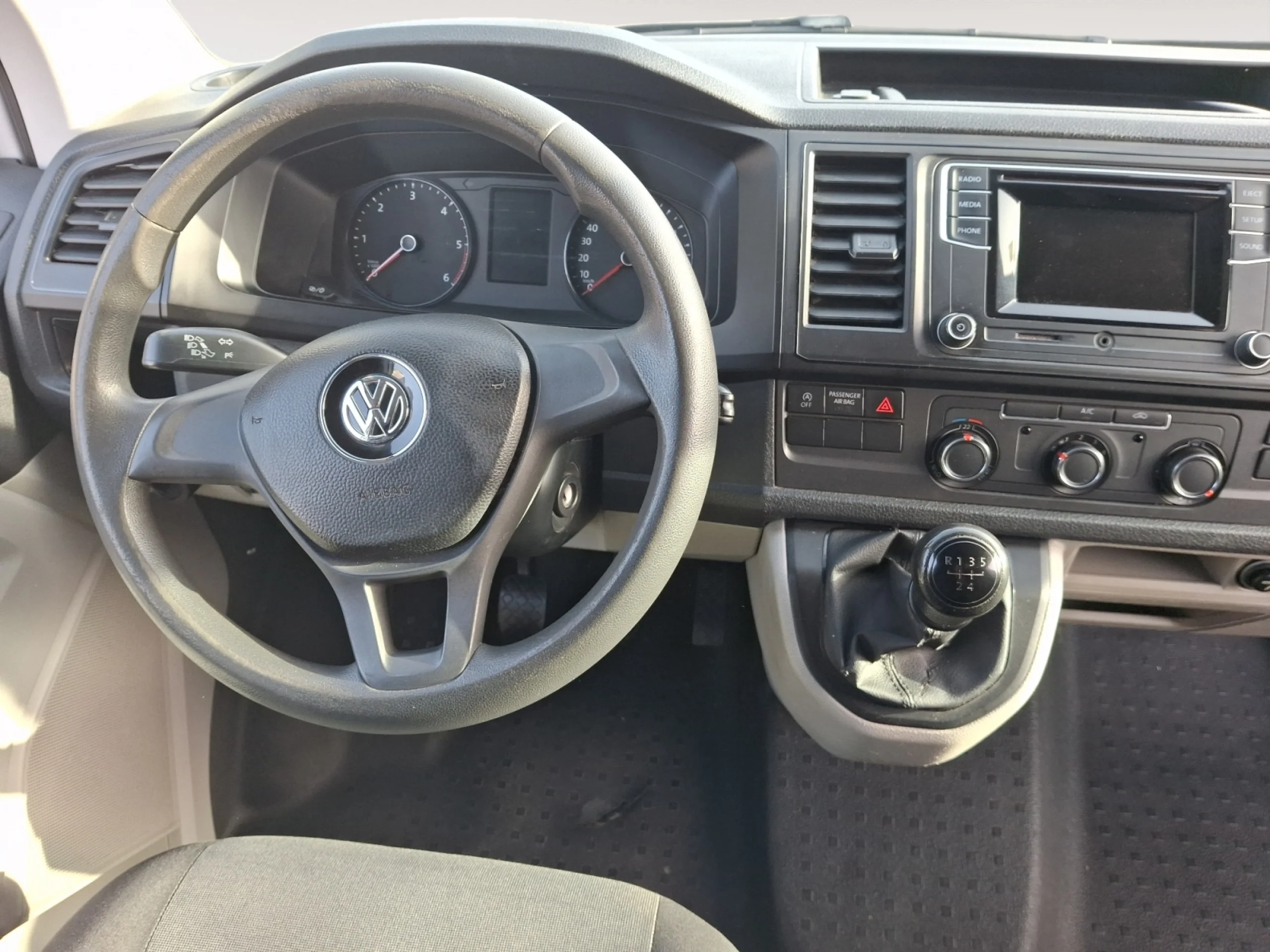 VOLKSWAGEN TRANSPORTER TRANSPORTER FURGSN BATALLA CORTA 2.0 TDI EU6 SCR BMT 75 KW (102 CV) 5 VEL. 2.800 - Foto 4