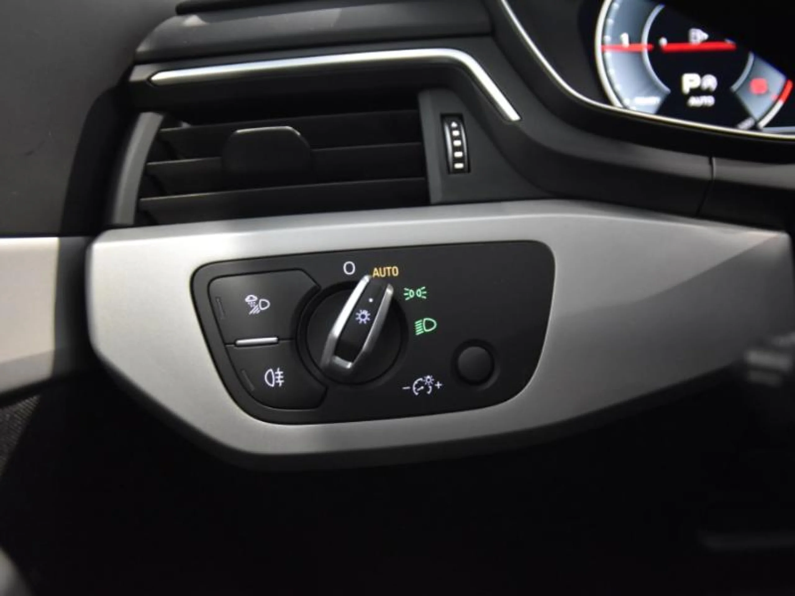 AUDI A4 AVANT ADVANCED 35 TDI 120KW S TRONIC - Foto 19