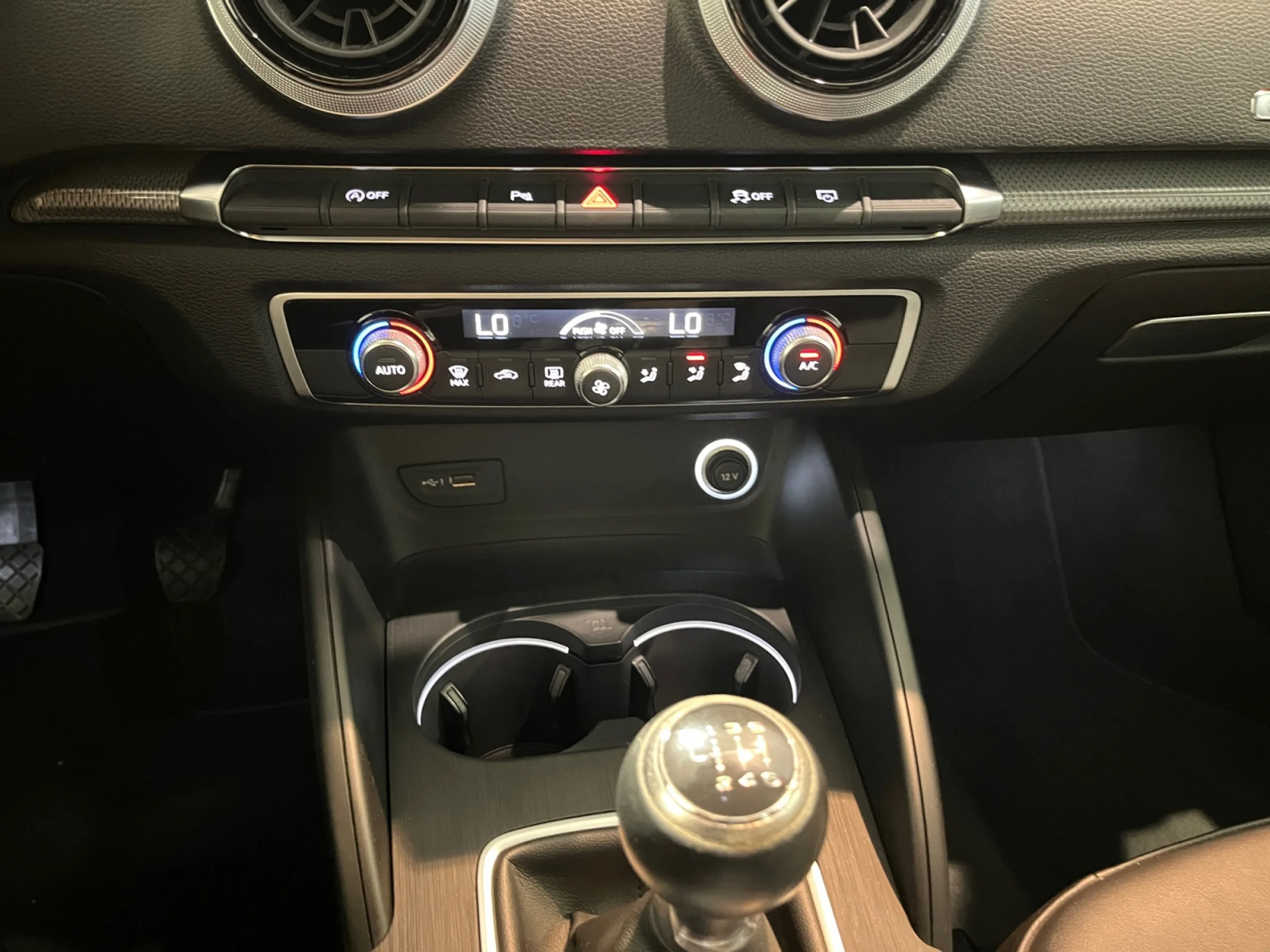 AUDI A3 DESIGN EDITION 1.6 TDI 85KW SPORTBACK - Foto 14