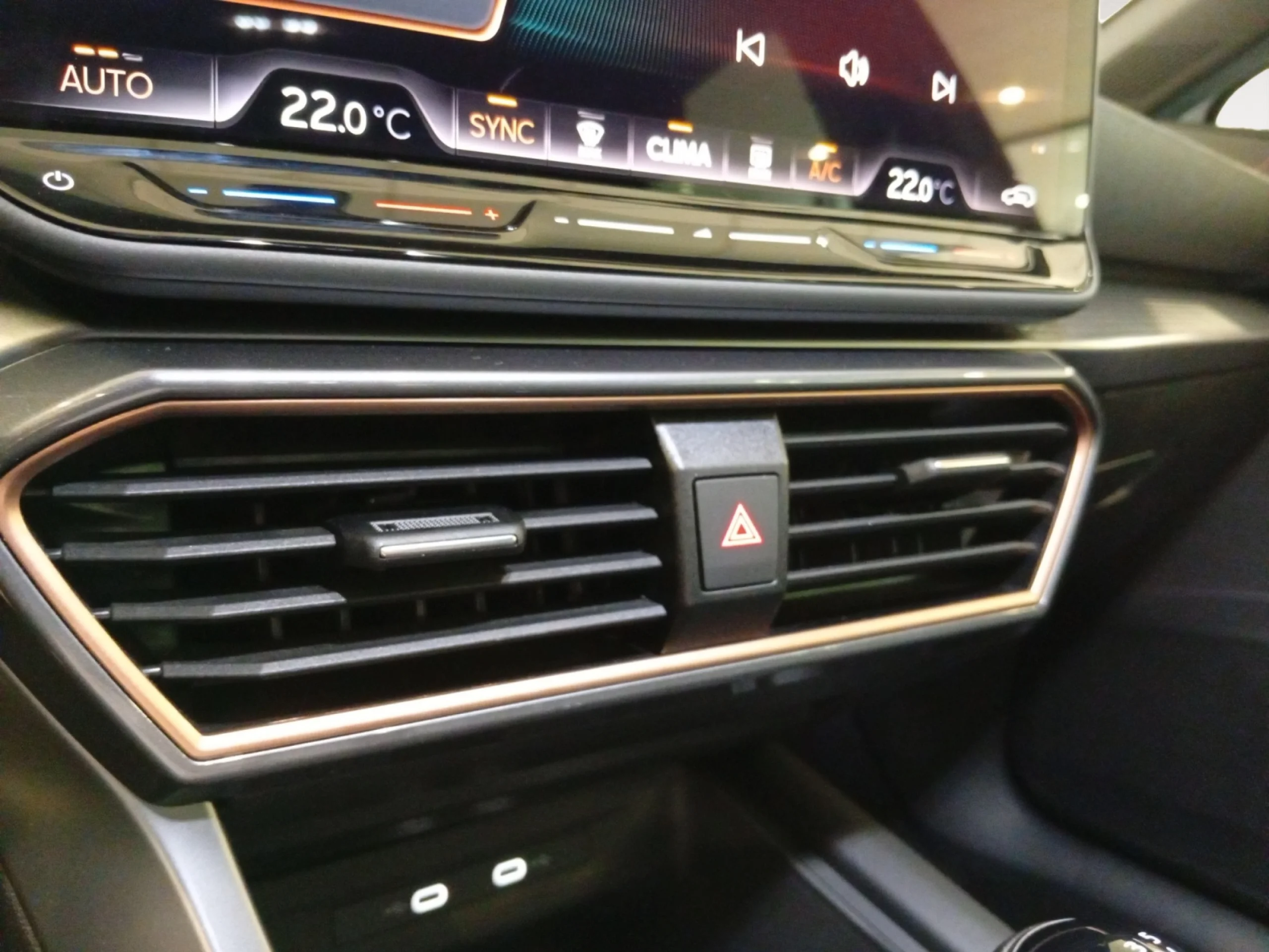 CUPRA LEON 1.5 TSI 110KW (150CV) - Foto 7