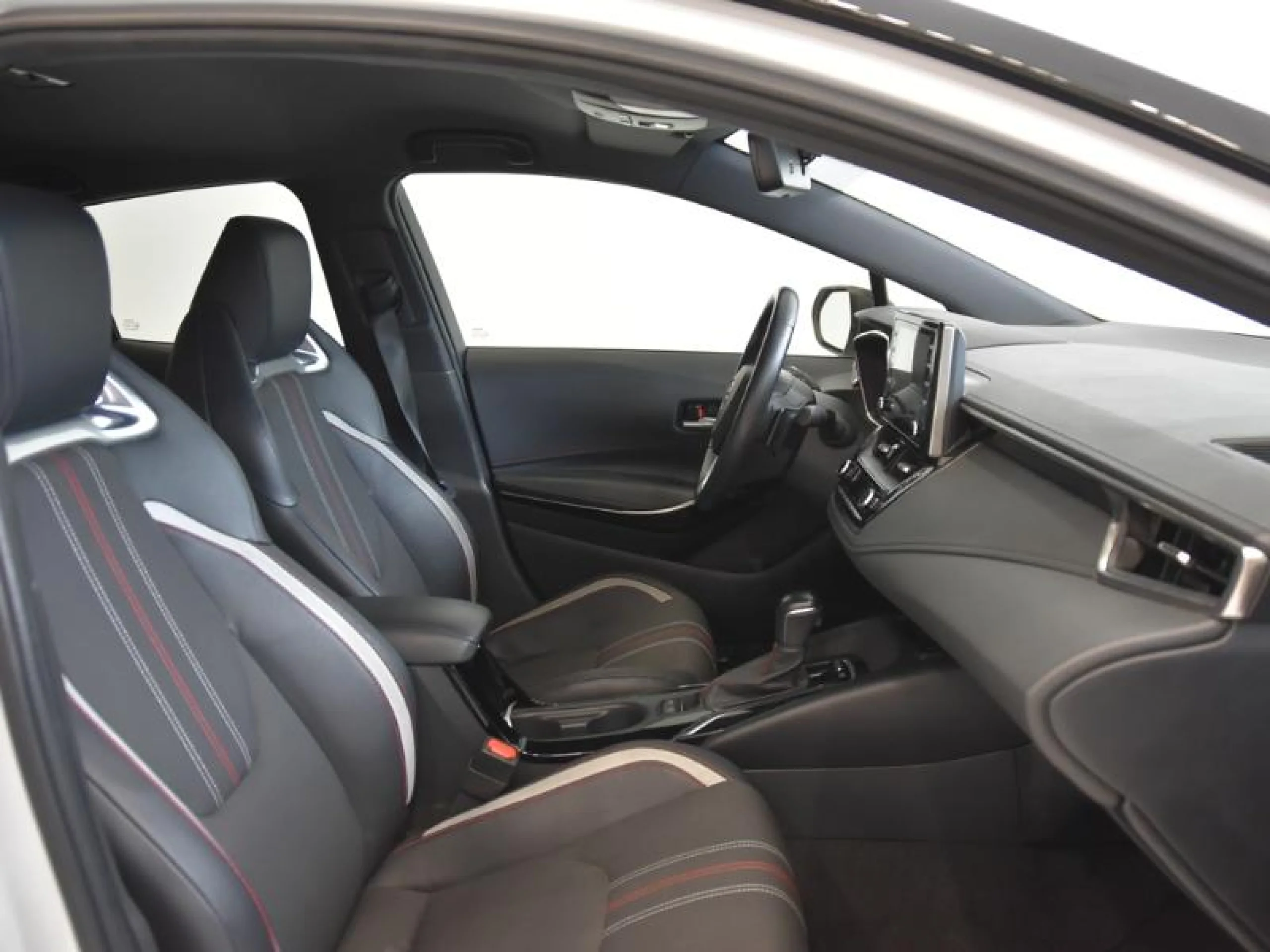 TOYOTA COROLLA 2.0 180H GR SPORT E CVT - Foto 5