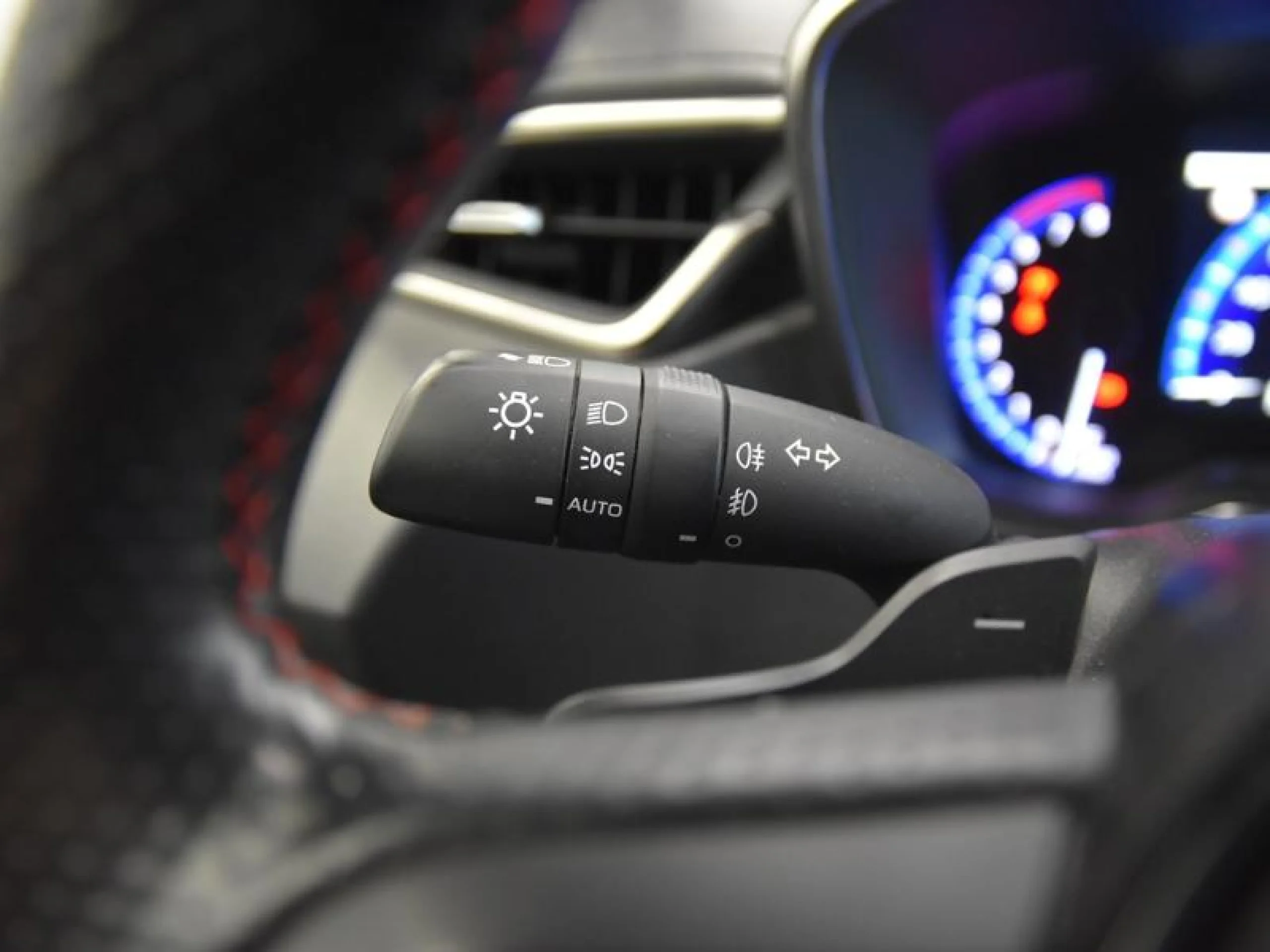 TOYOTA COROLLA 2.0 180H GR SPORT E CVT - Foto 18