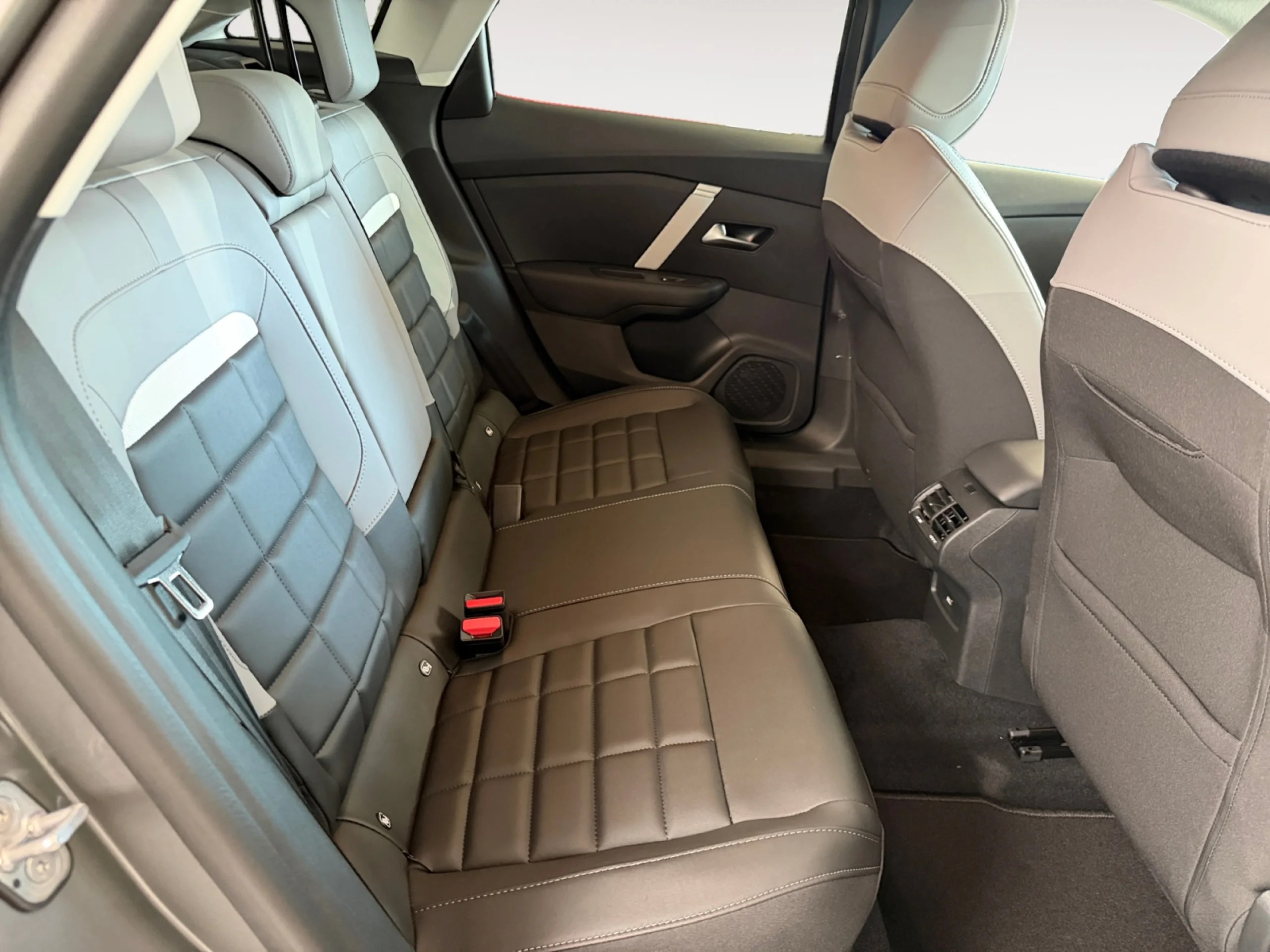 CITROEN C4 HYBRID 145 Ë DCS6 MAX - Foto 6