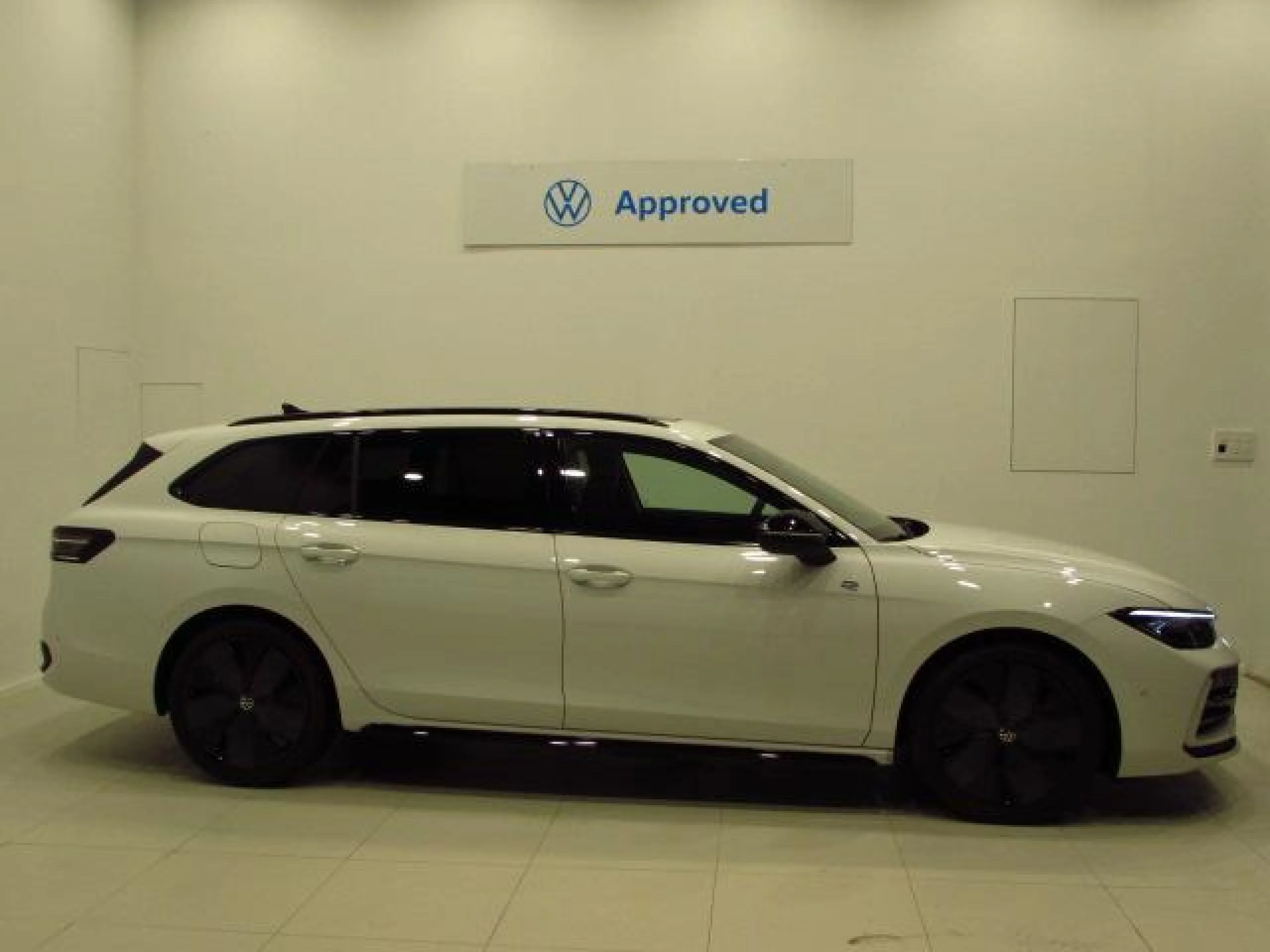 VOLKSWAGEN PASSAT PASSAT R LINE 1.5 ETSI 110 KW (150 CV)  AUTOM TICO DSG 7 VEL. - Foto 3