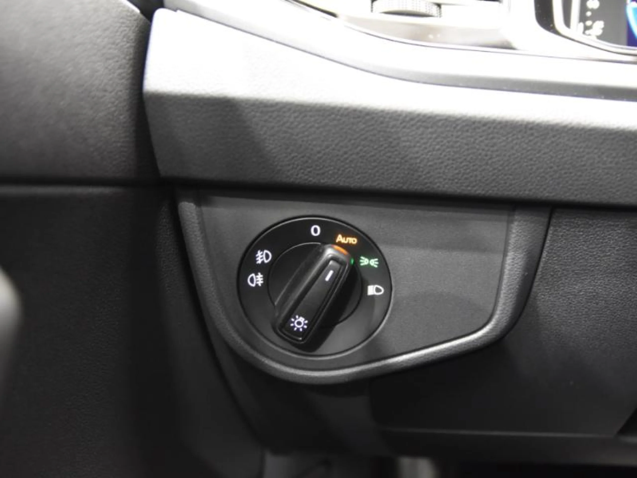 VOLKSWAGEN TAIGO R LINE 1.0 TSI 81KW (110CV) DSG - Foto 18