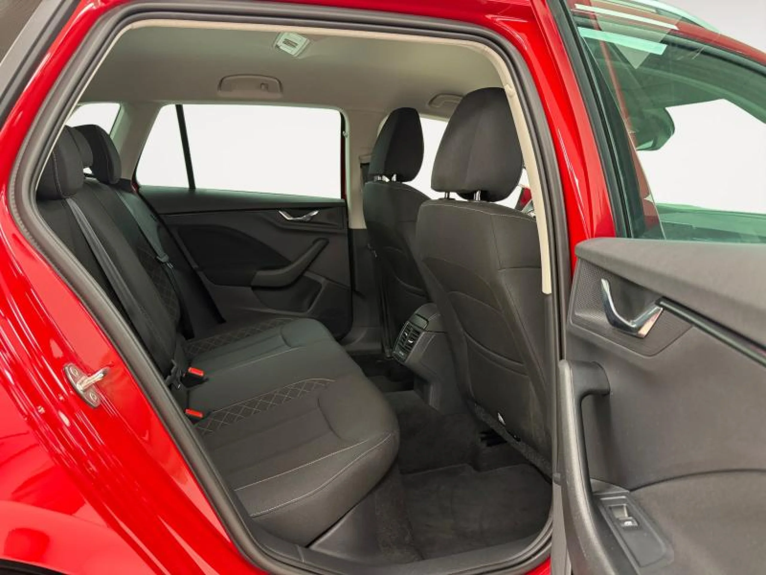 SKODA KAMIQ 1.0 TSI 81KW (110CV) AMBITION - Foto 6