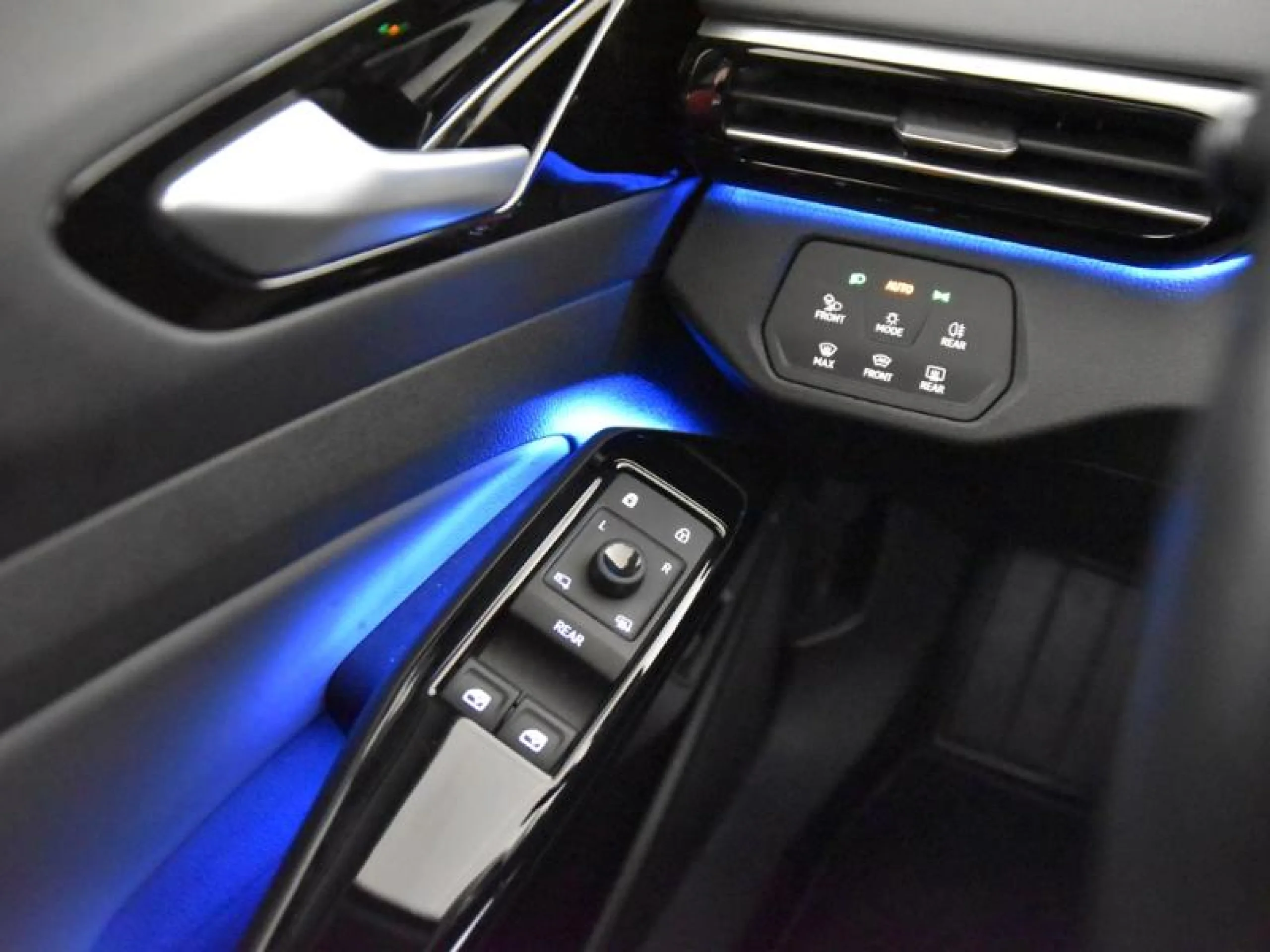 VOLKSWAGEN ID.4 PRO PERFORMANCE 150KW (204CV) AUTOMÁTICO - Foto 22