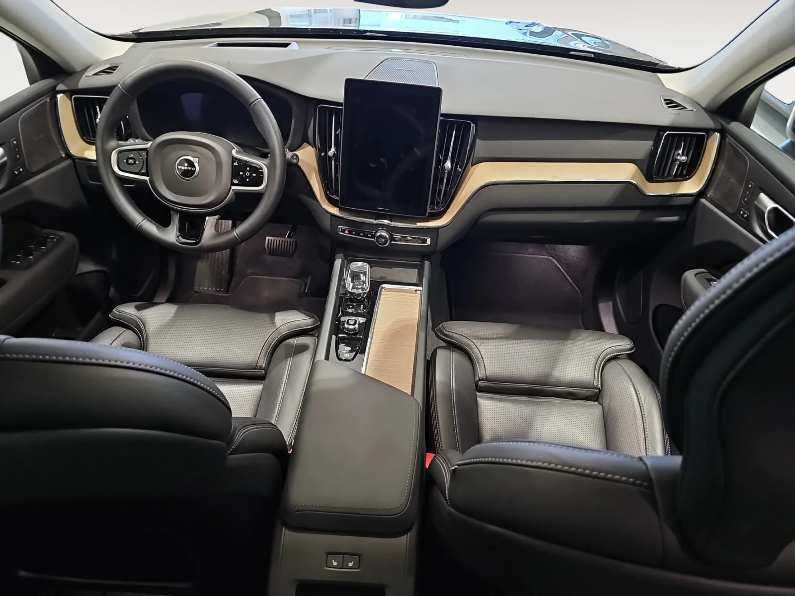 VOLVO XC60 2.0 B5 G MHEV PLUS DARK AUTO AWD - Foto 4