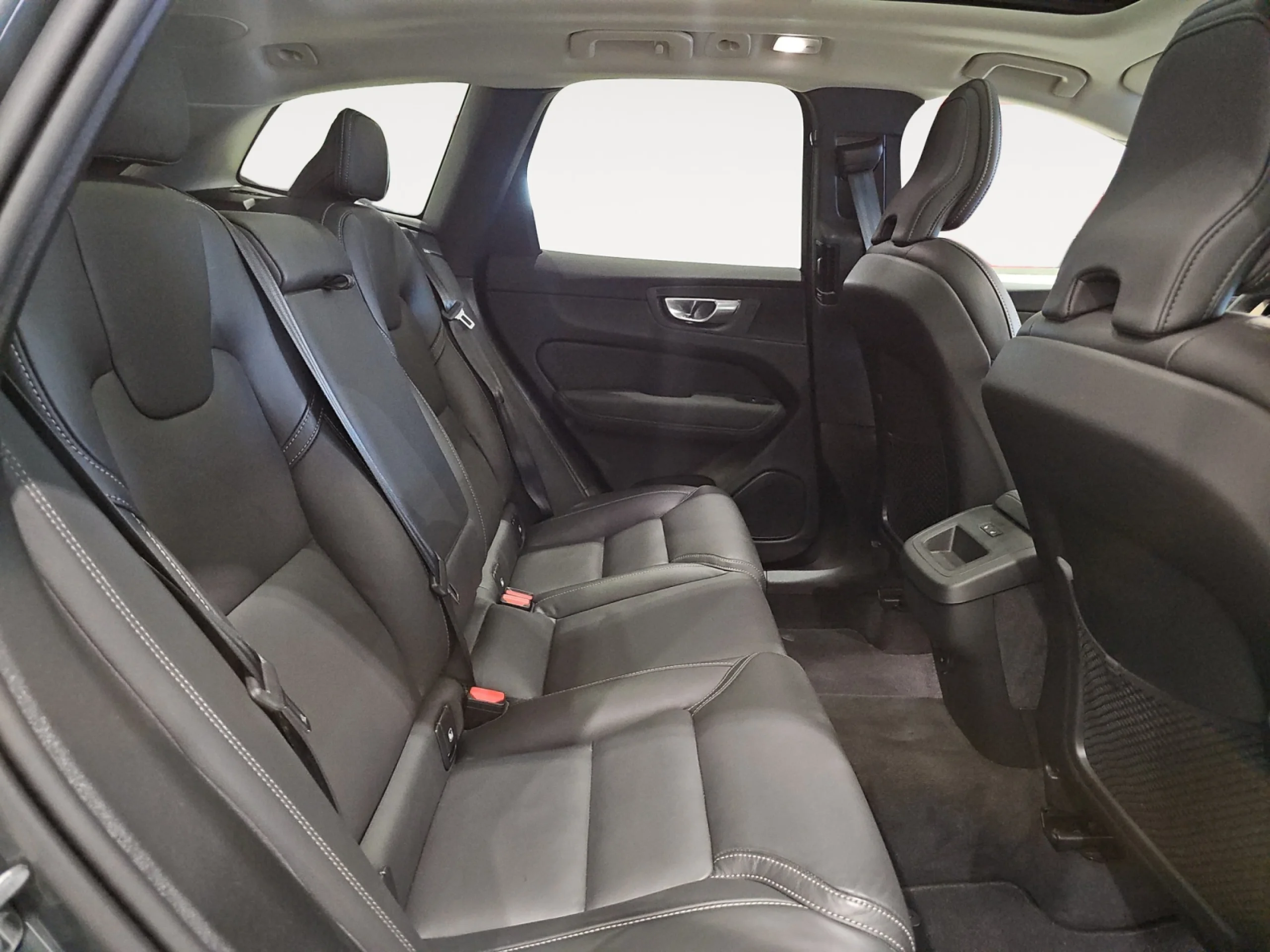 VOLVO XC60 2.0 B5 G MHEV PLUS DARK AUTO AWD - Foto 6