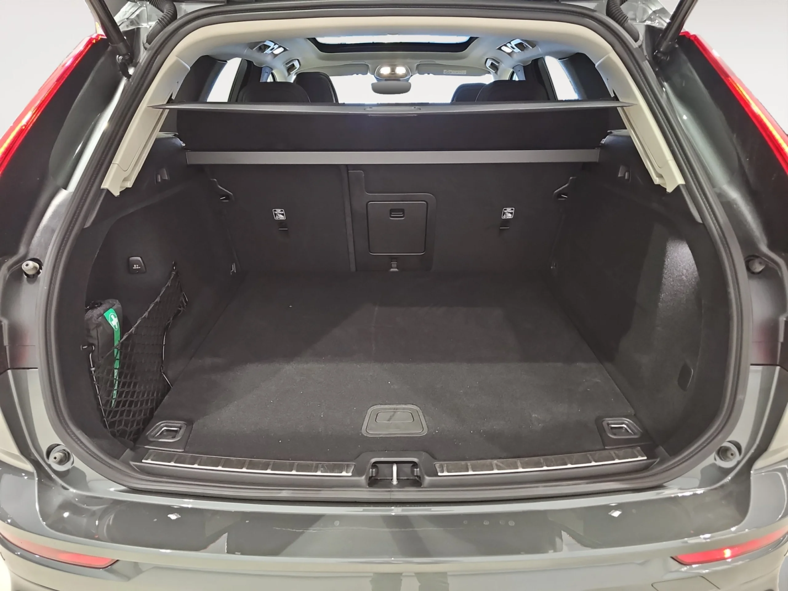 VOLVO XC60 2.0 B5 G MHEV PLUS DARK AUTO AWD - Foto 8
