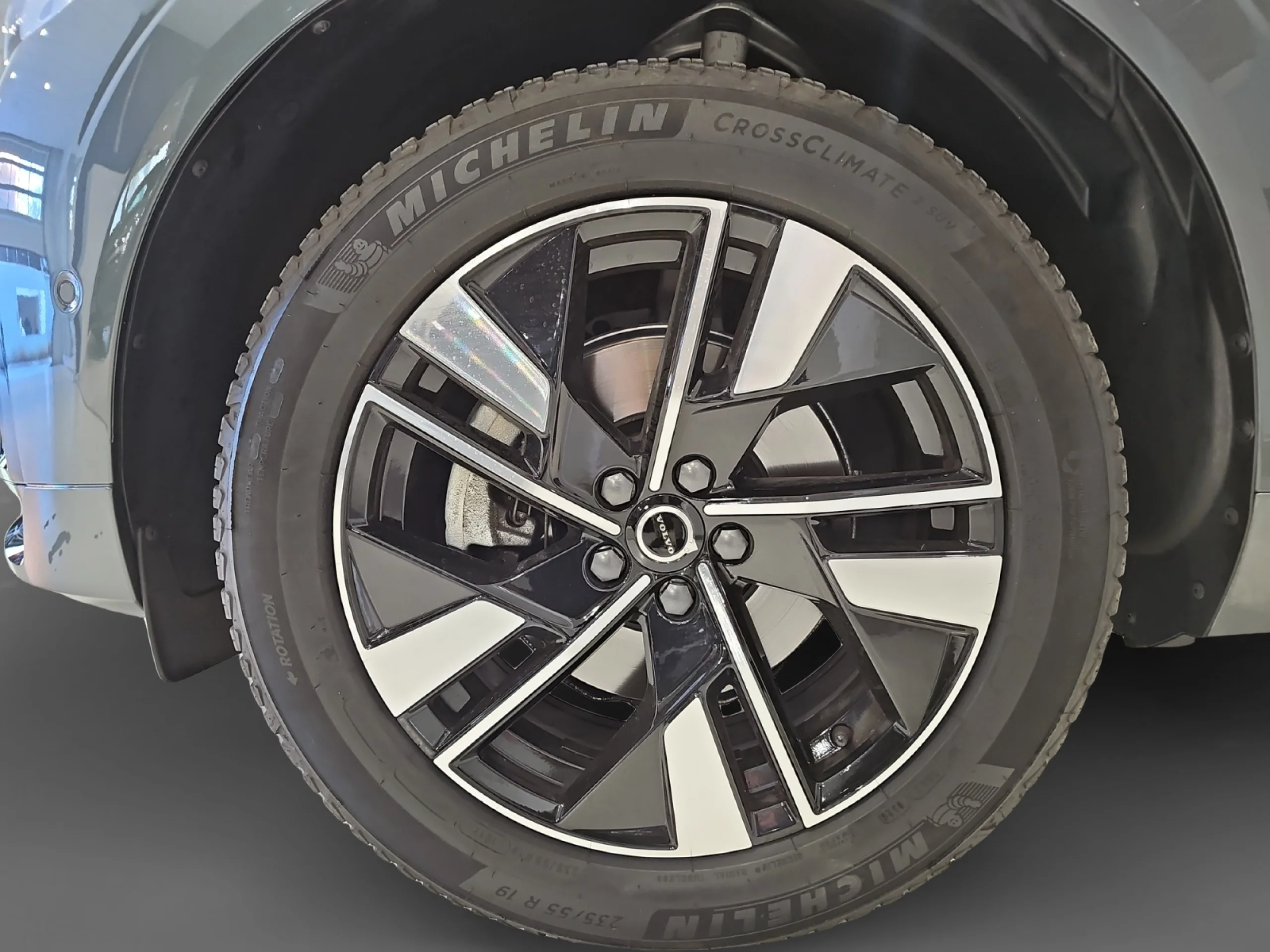 VOLVO XC60 2.0 B5 G MHEV PLUS DARK AUTO AWD - Foto 9