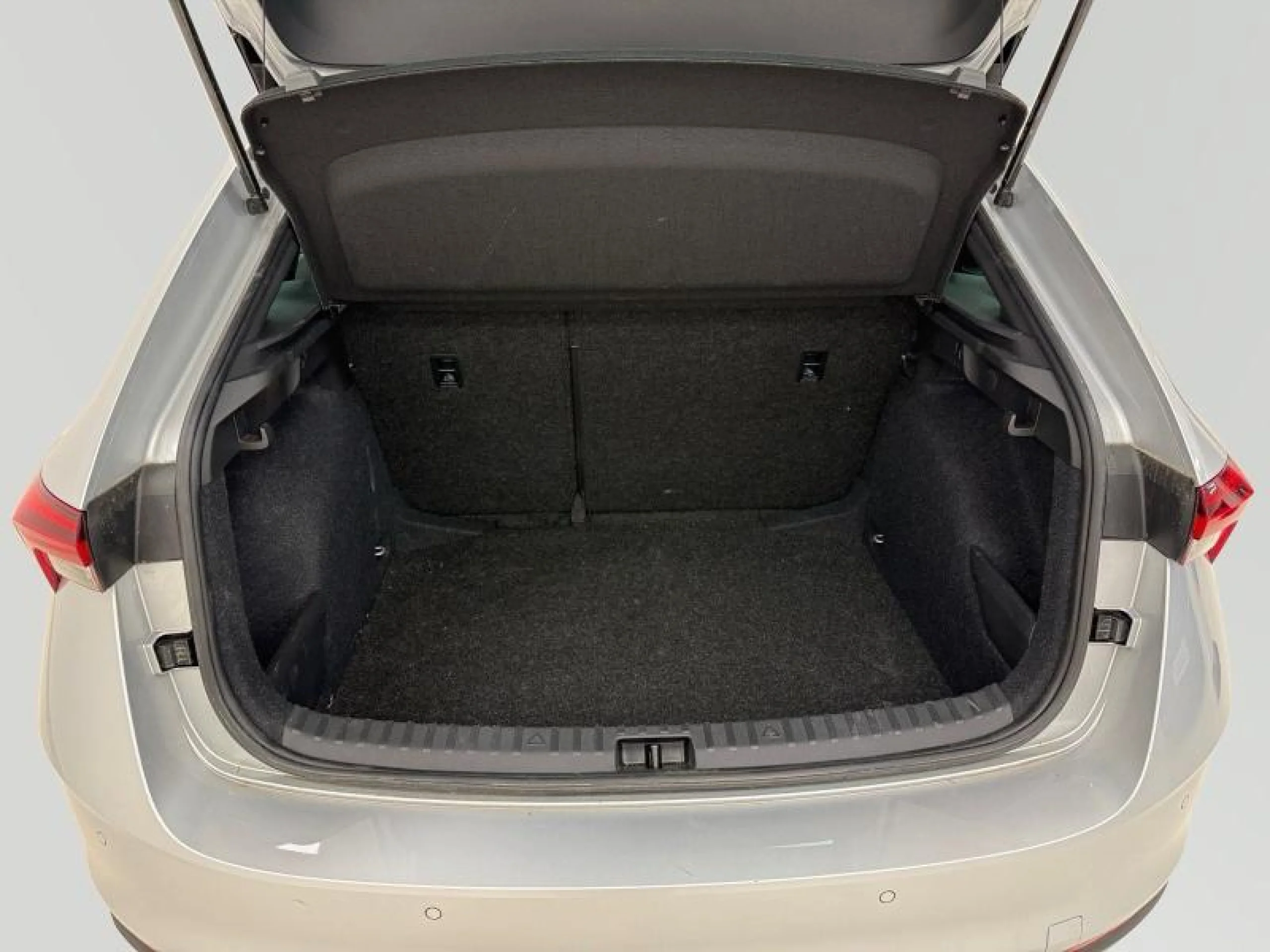 SKODA SCALA 1.0 TSI 85KW (115CV) DESIGN - Foto 7