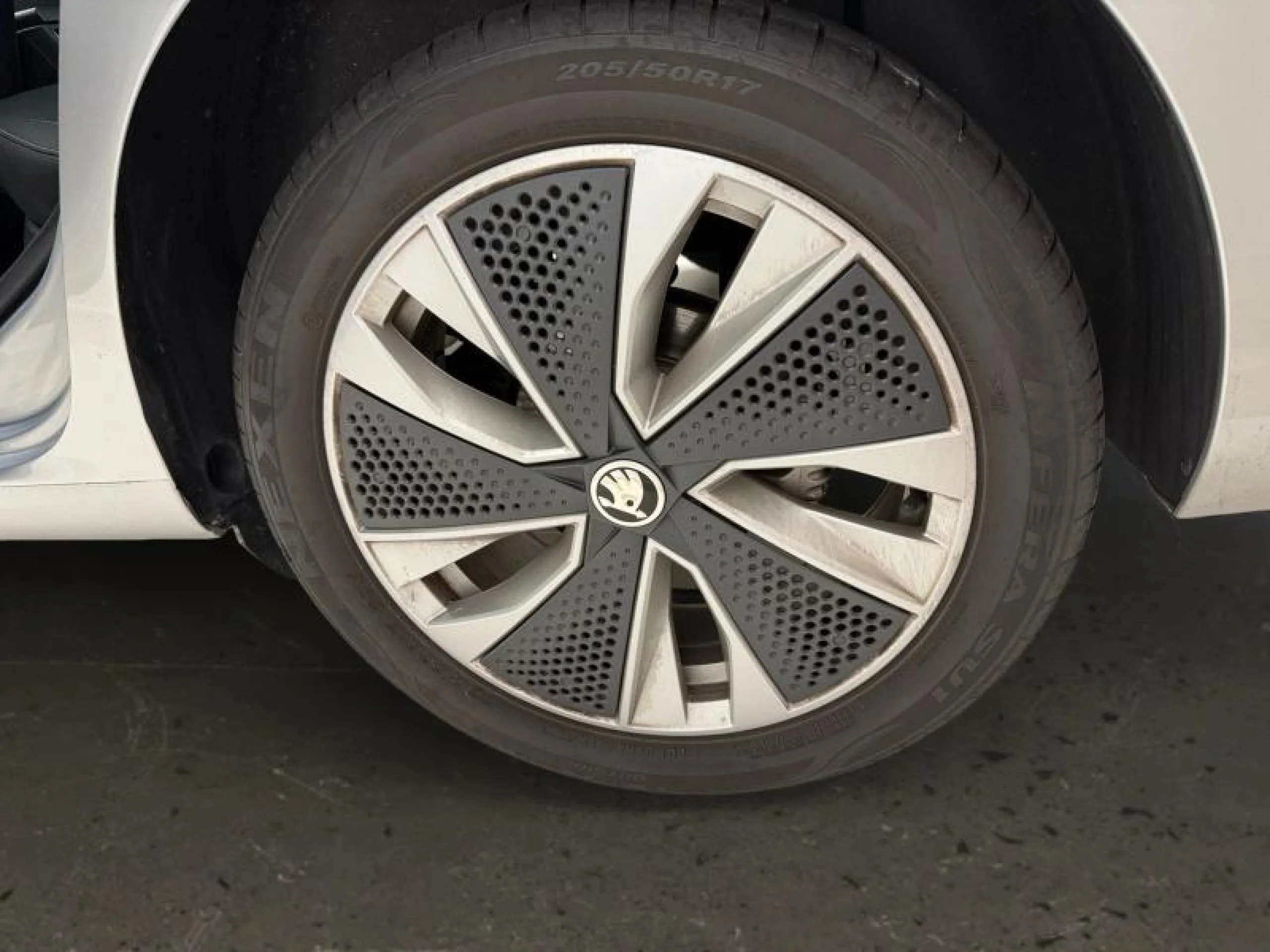 SKODA SCALA 1.0 TSI 85KW (115CV) DESIGN - Foto 8