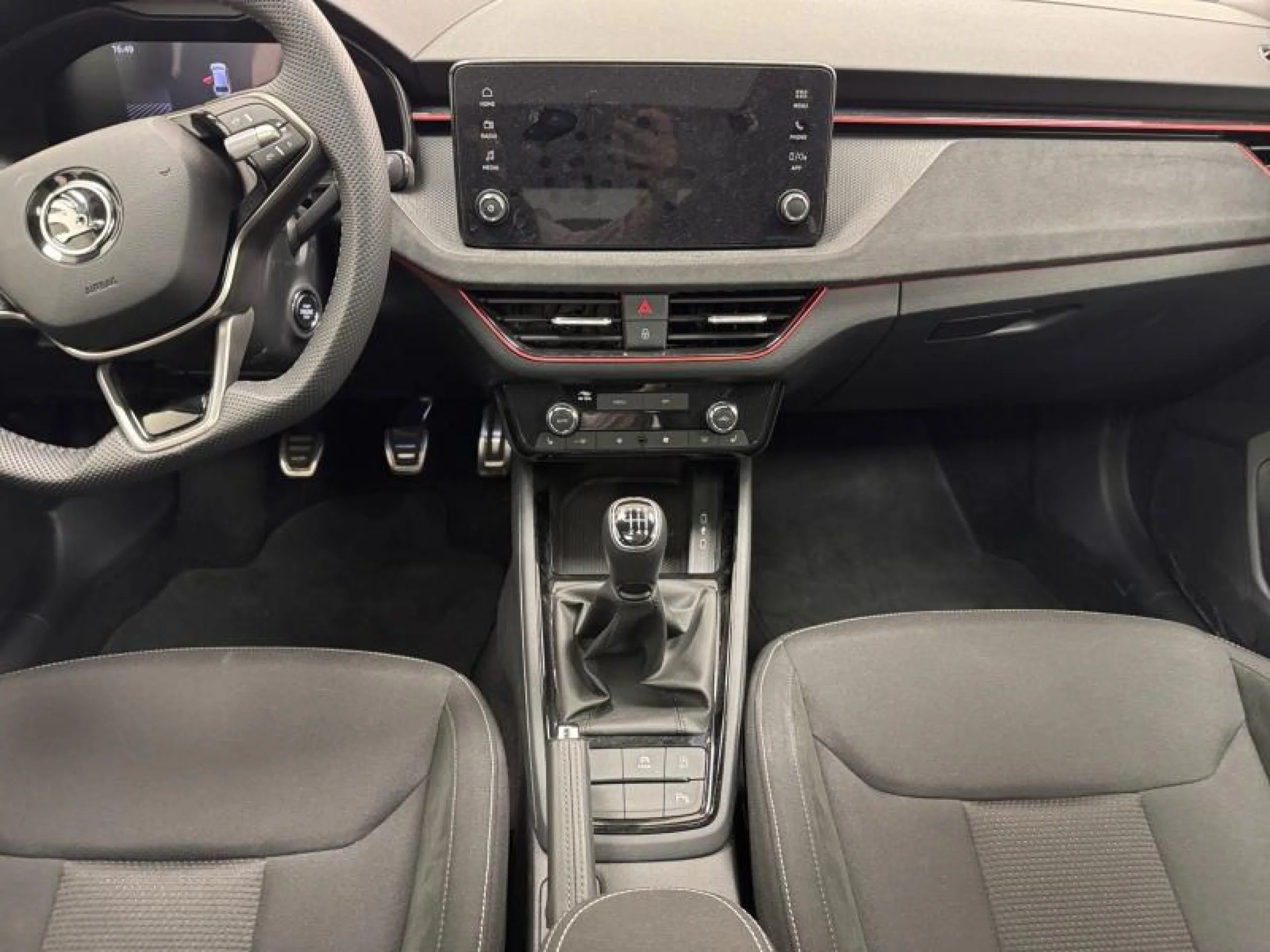 SKODA SCALA 1.0 TSI 85KW (115CV) DESIGN - Foto 10