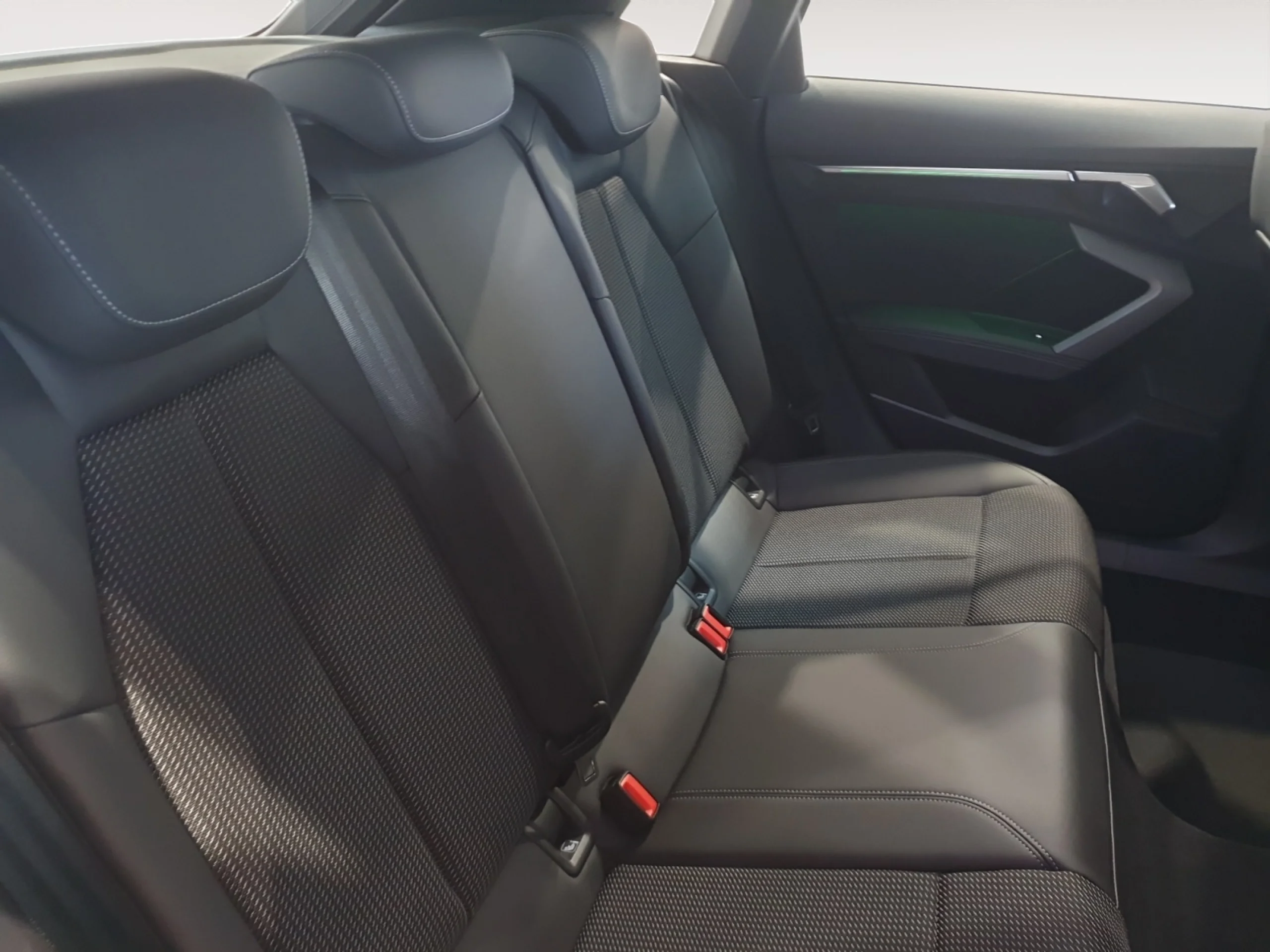 AUDI A3 SPORTBACK GENUINE 40 TFSI E 150KW S TRON - Foto 8