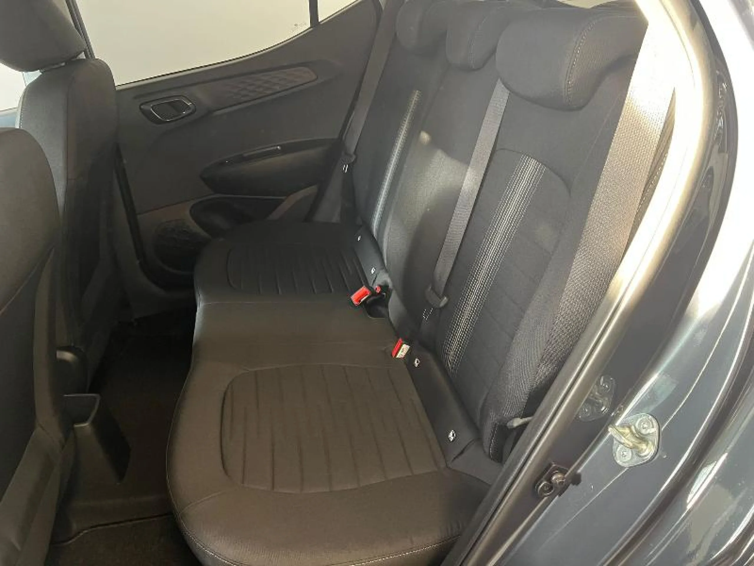 HYUNDAI I10 1.0 KLASS AT - Foto 12