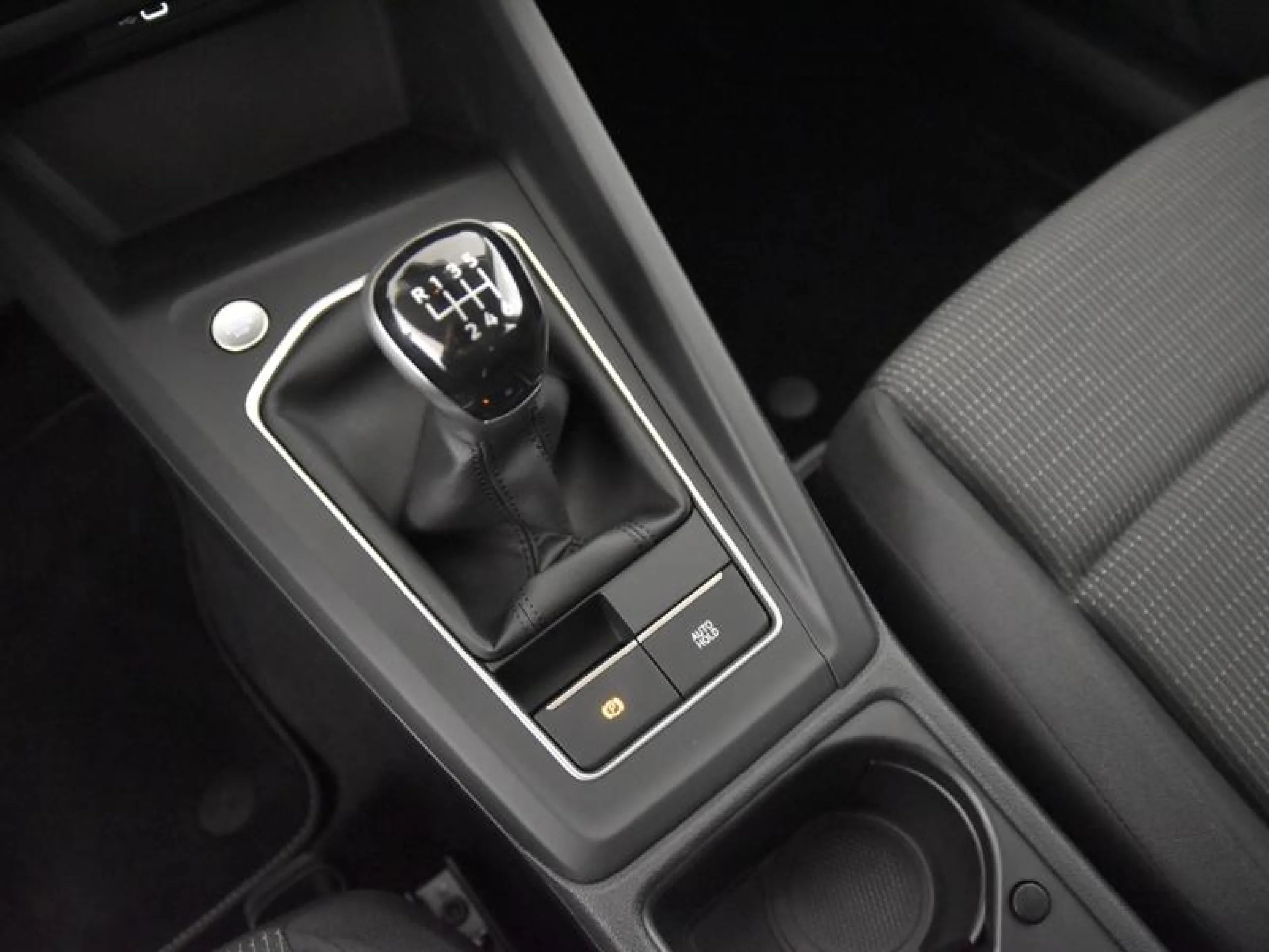 VOLKSWAGEN GOLF 1.5 TSI 85KW (115CV) - Foto 10