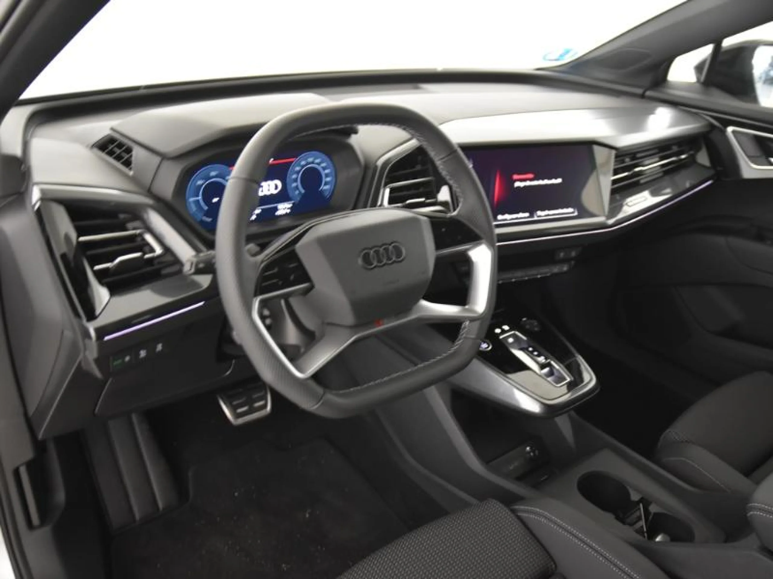 AUDI Q4 E TRON GENUINE EDITION 45 E TRON 210KW 82KWH - Foto 12