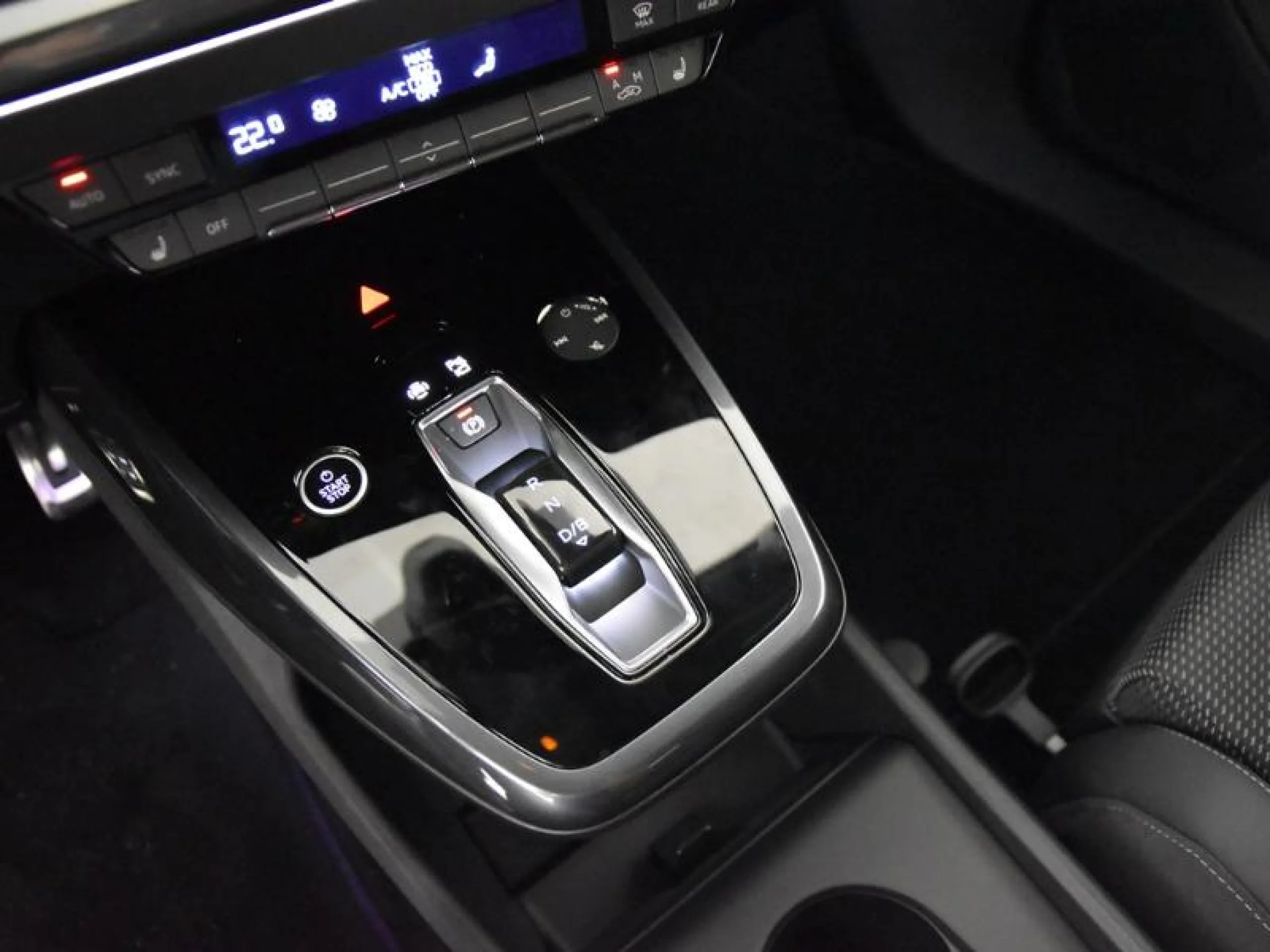 AUDI Q4 E TRON GENUINE EDITION 45 E TRON 210KW 82KWH - Foto 13