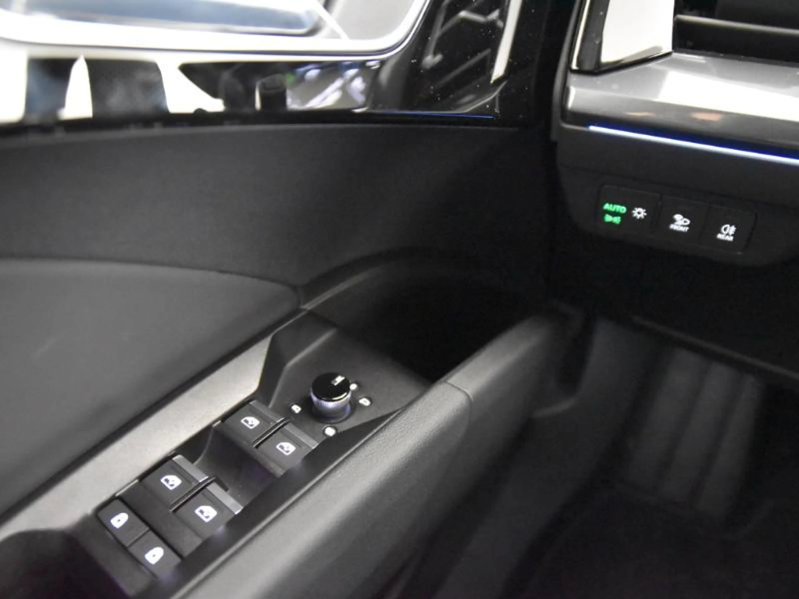 AUDI Q4 E TRON GENUINE EDITION 45 E TRON 210KW 82KWH - Foto 22