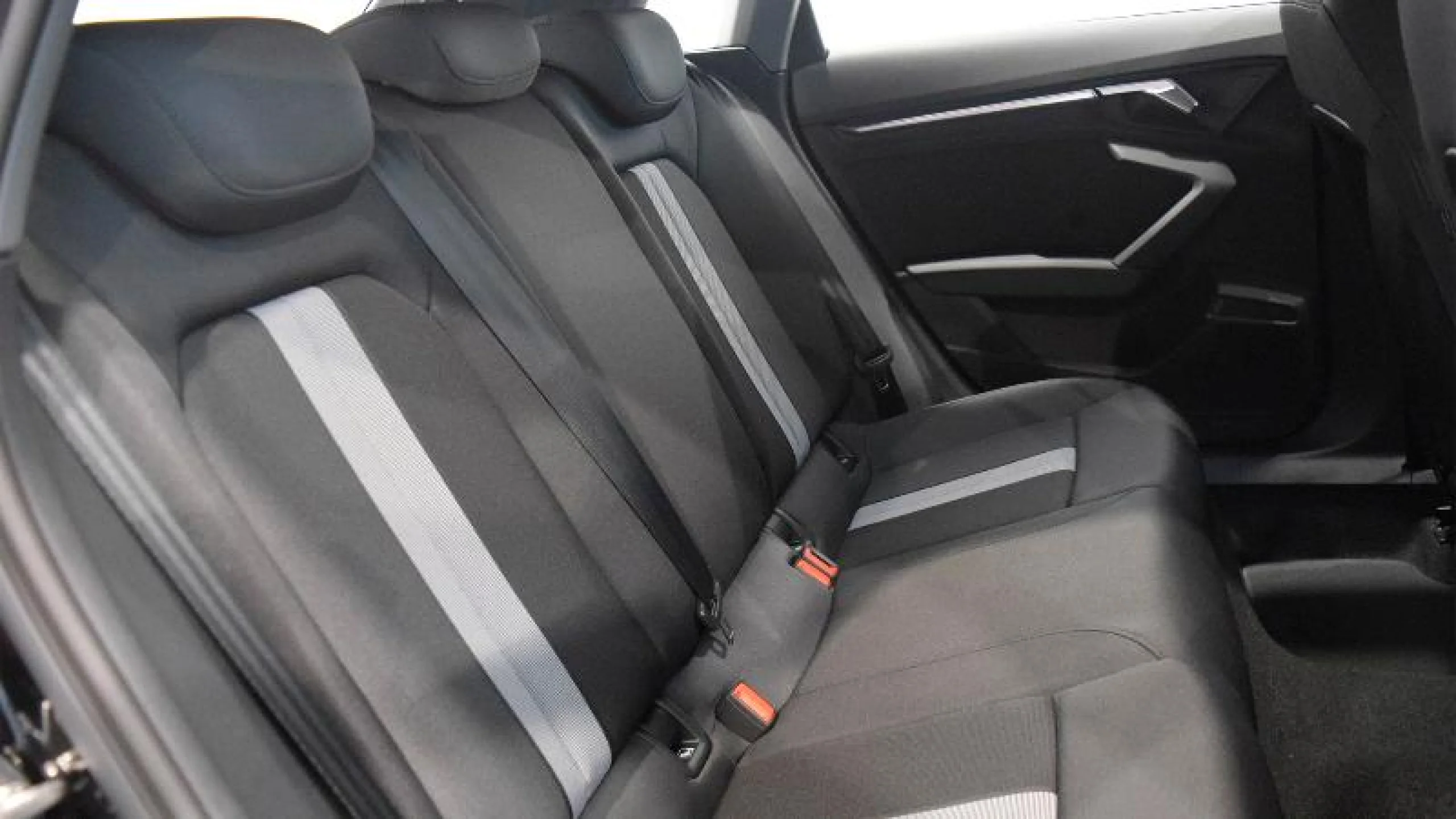 AUDI A3 SPORTBACK ADVANCED 40 TFSI E 150KW S TRO - Foto 6