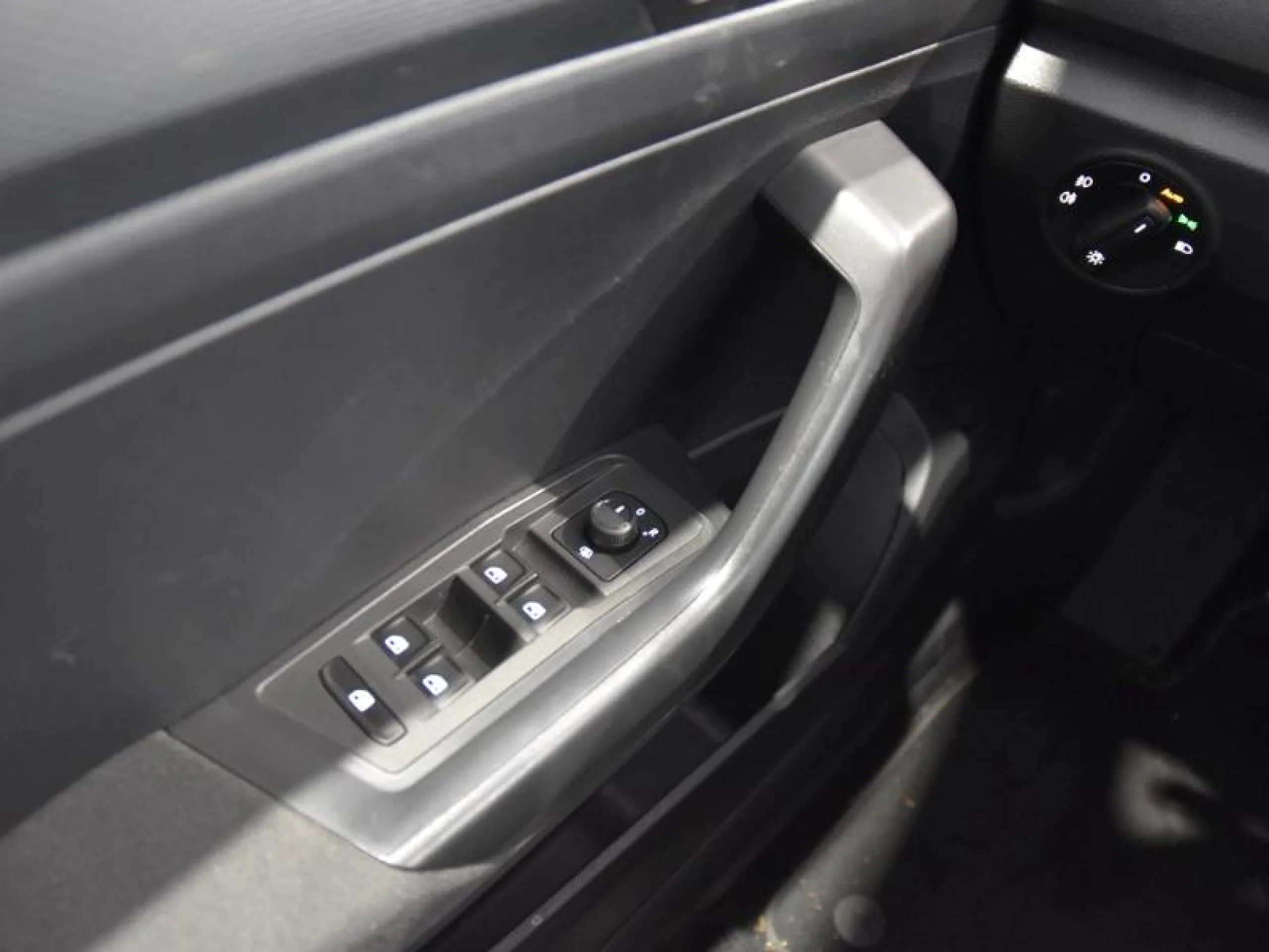 VOLKSWAGEN T ROC EDITION 1.0 TSI 85KW (115CV) - Foto 15