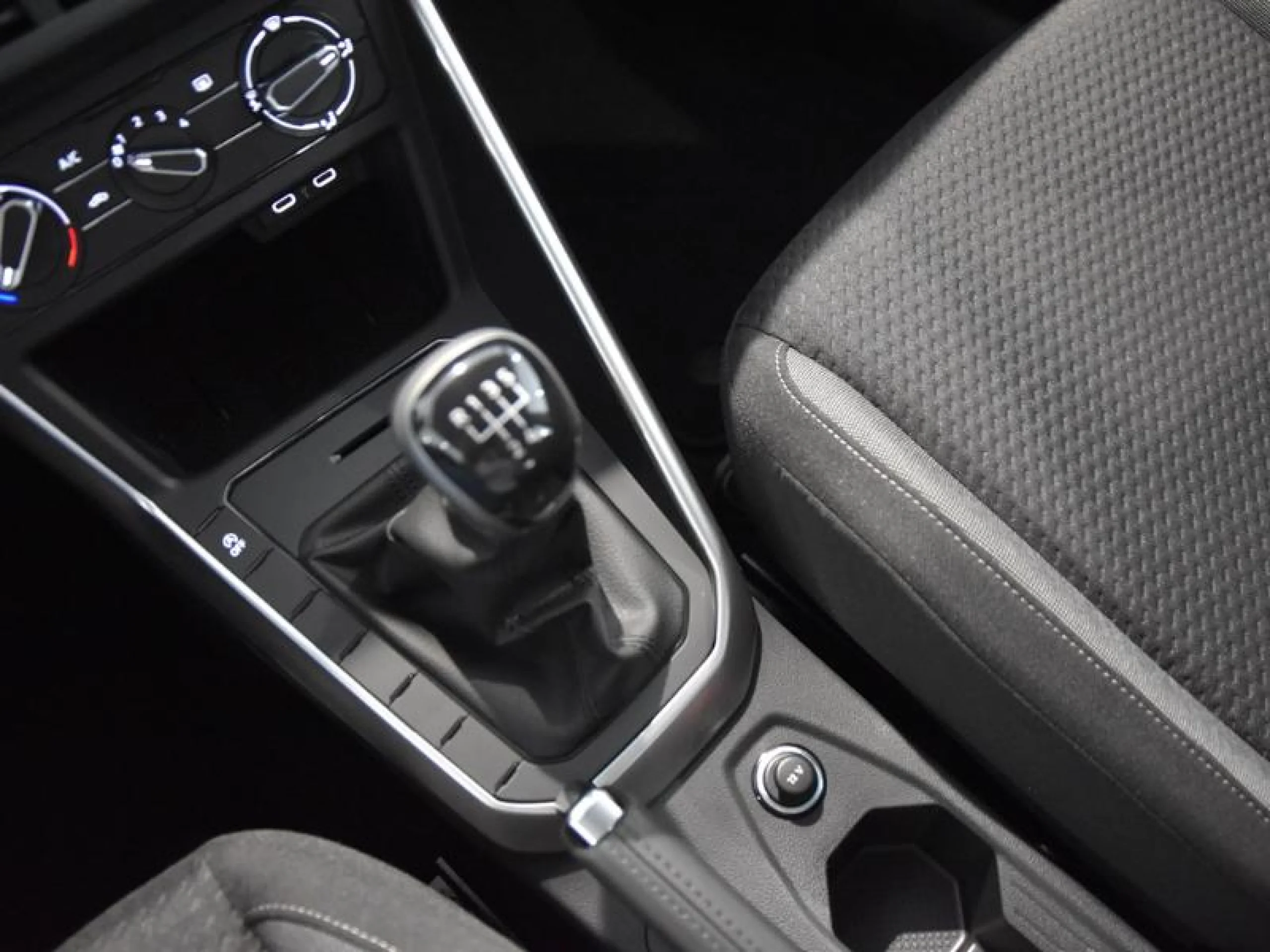 VOLKSWAGEN POLO POLO MATCH 1.0 TSI 70 KW (95 CV)  5 VEL. - Foto 10