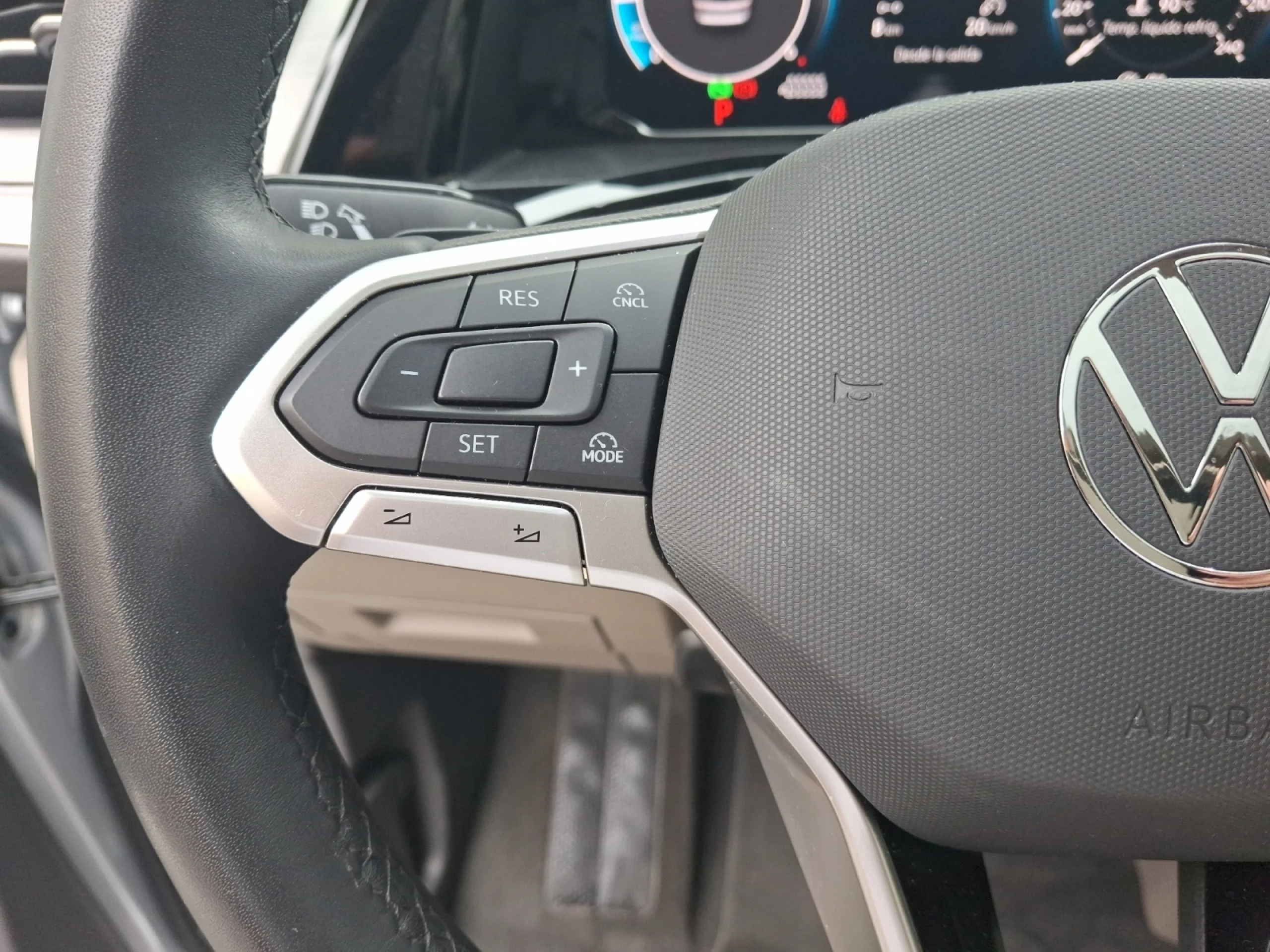 VOLKSWAGEN Multivan LIFE 2.0 TDI 110KW (150CV) DSG B.CORTA - Foto 10