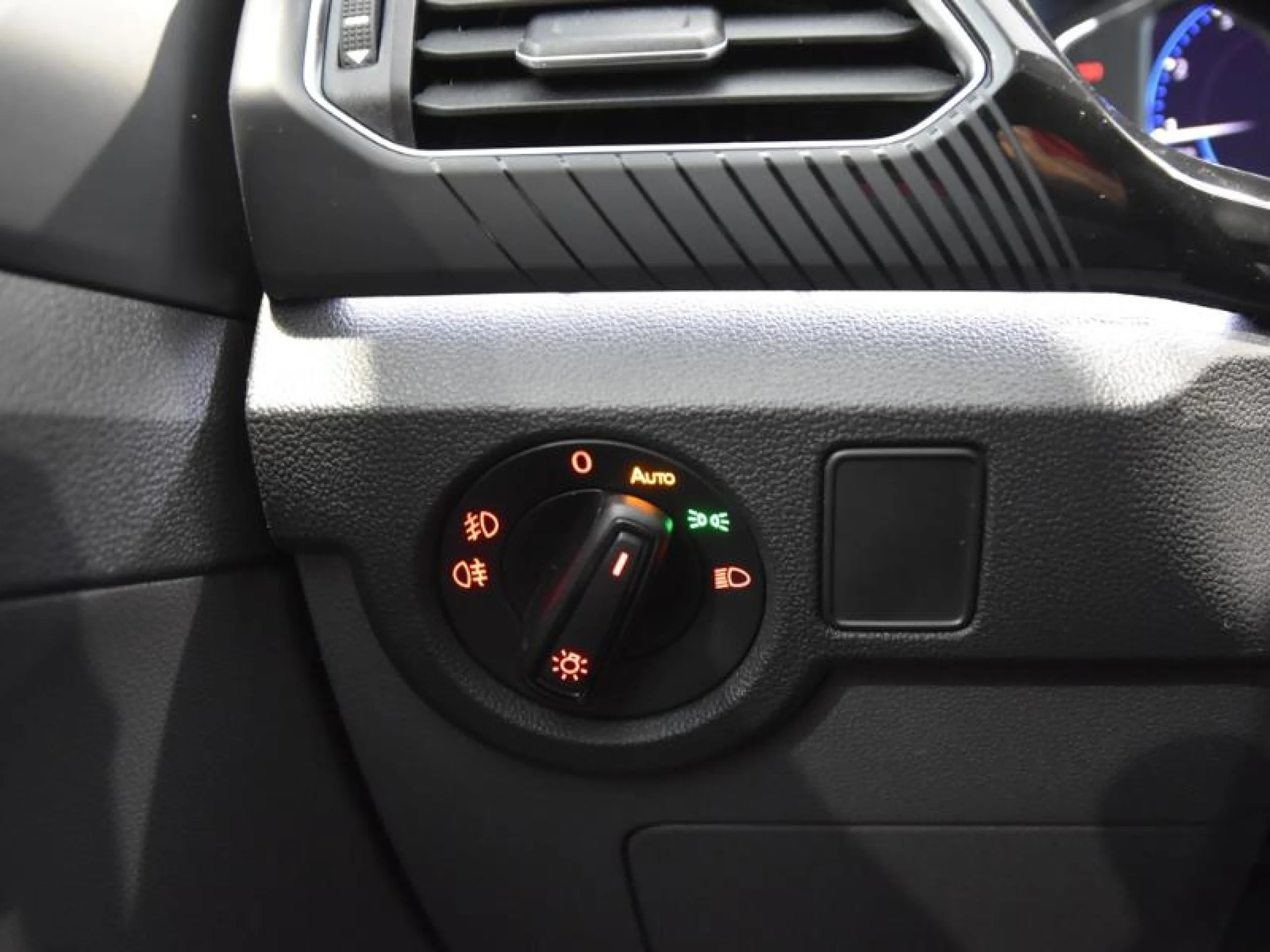 VOLKSWAGEN T CROSS SPORT 1.0 TSI 81KW (110CV) DSG - Foto 16