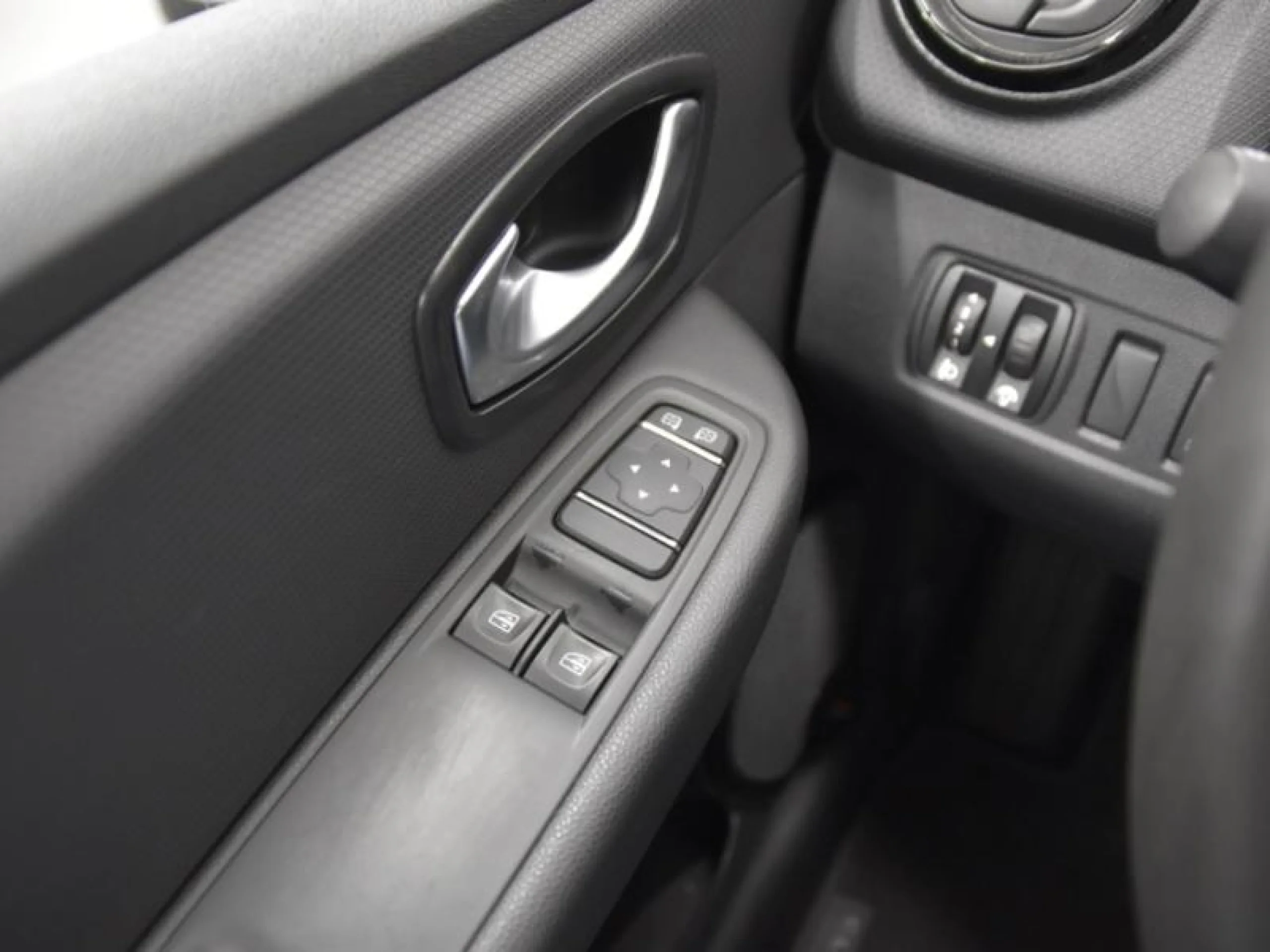 RENAULT CLIO INTENS TCE 67 KW (91CV) - Foto 17