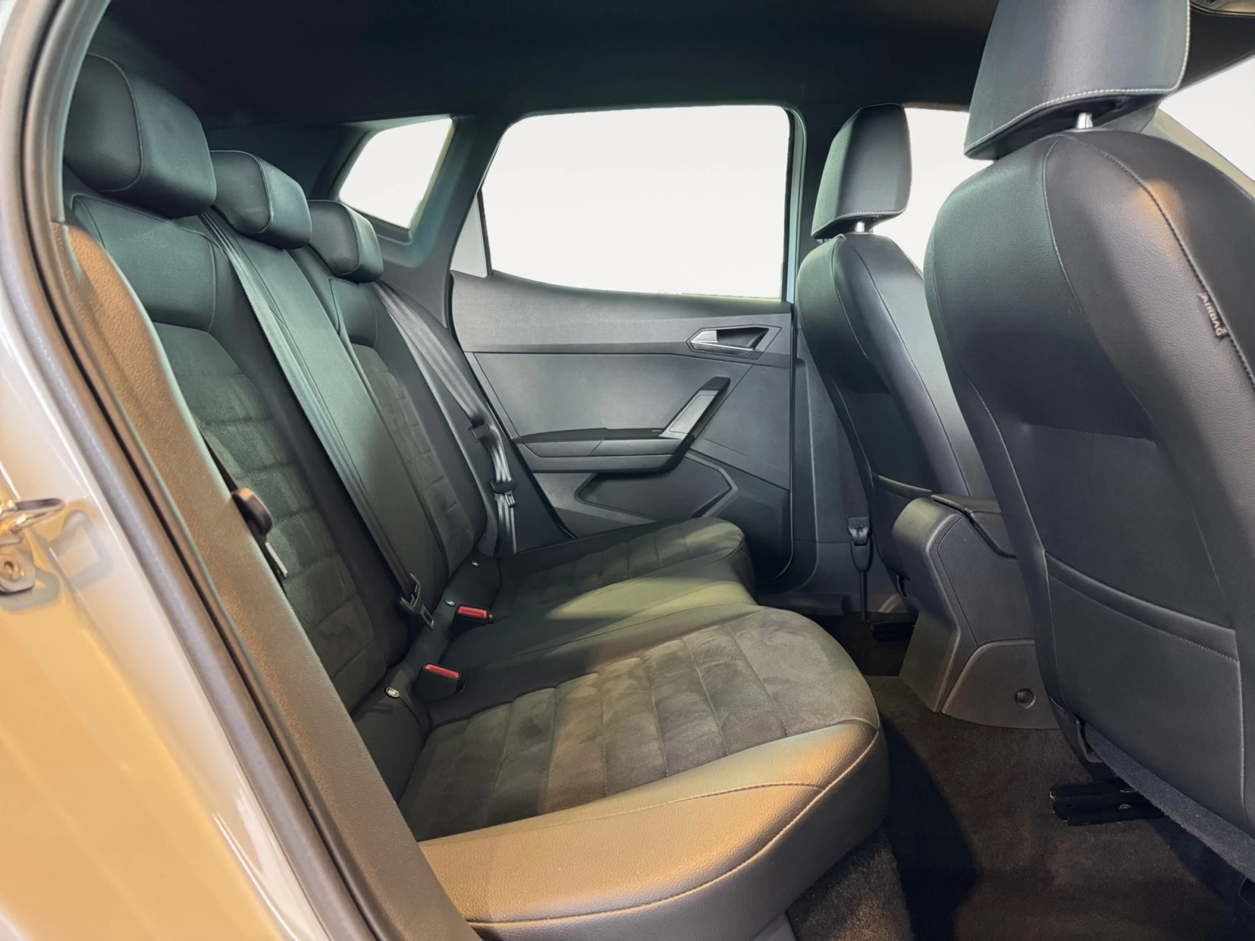 SEAT ARONA 1.0 TSI 85KW (115CV) XPERIENCE - Foto 6