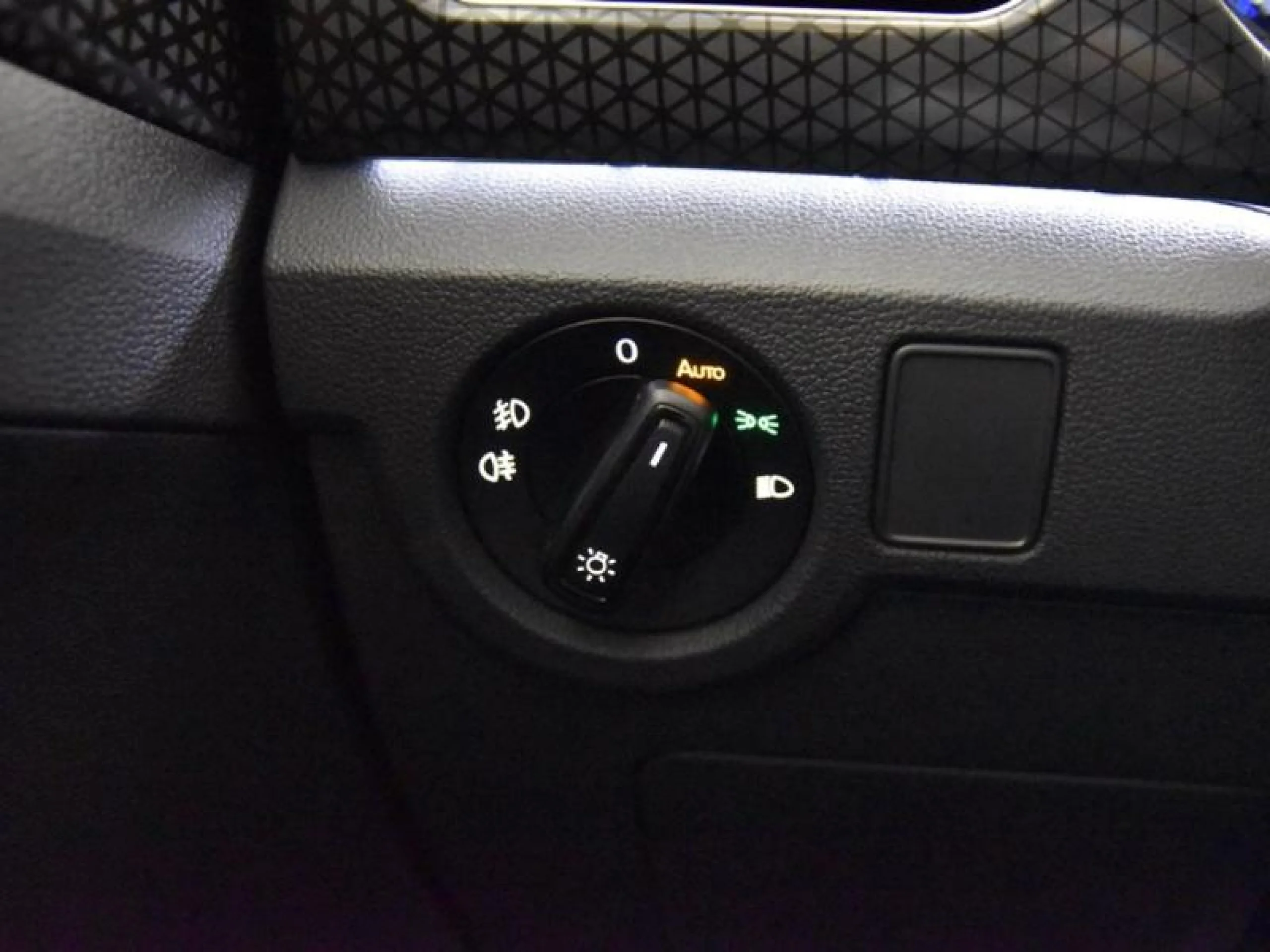 VOLKSWAGEN T CROSS SPORT 1.0 TSI 81KW (110CV) DSG - Foto 16