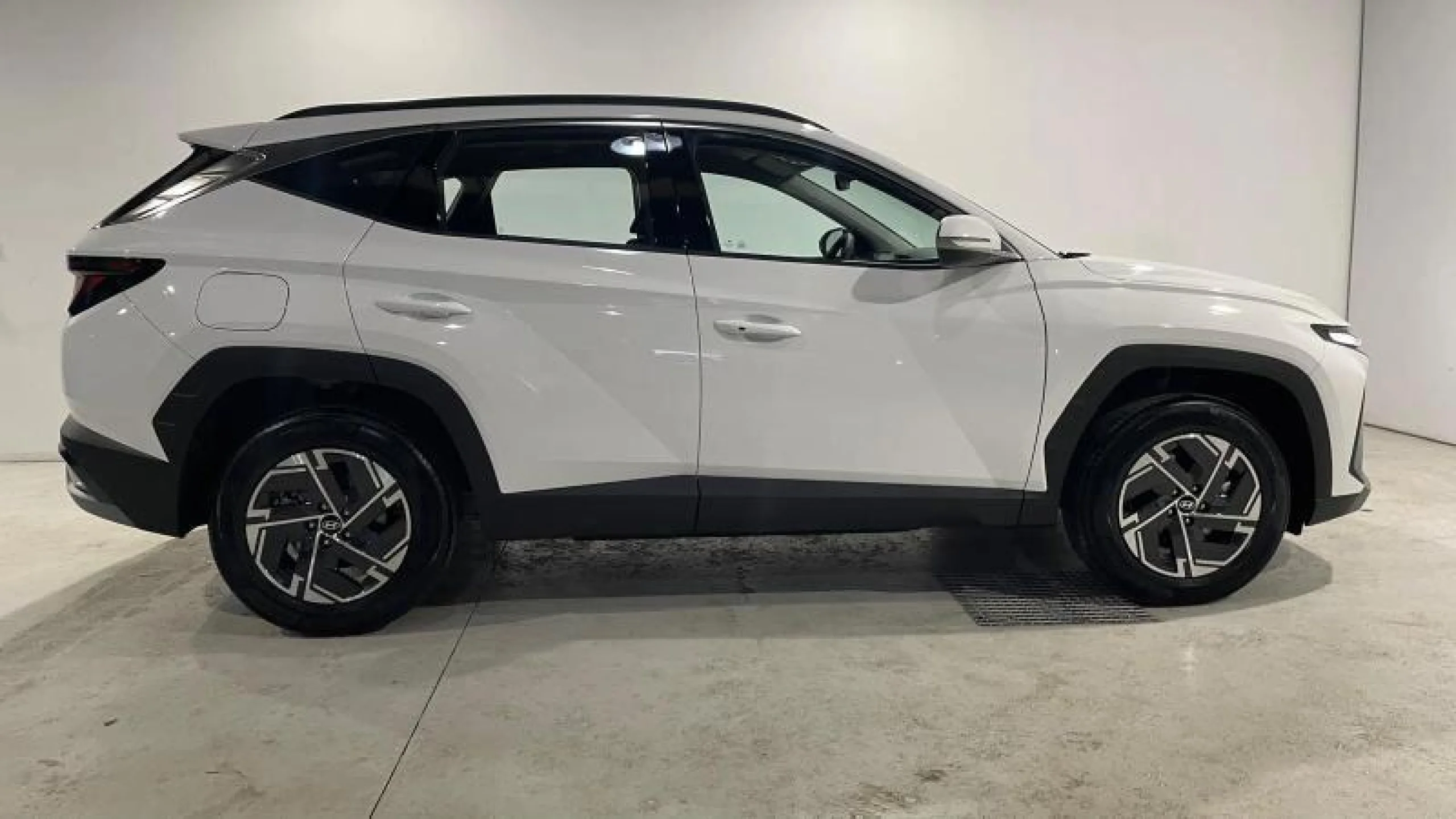 HYUNDAI TUCSON 1.6 CRDI 100KW (136CV) 48V MAXX DCT - Foto 2