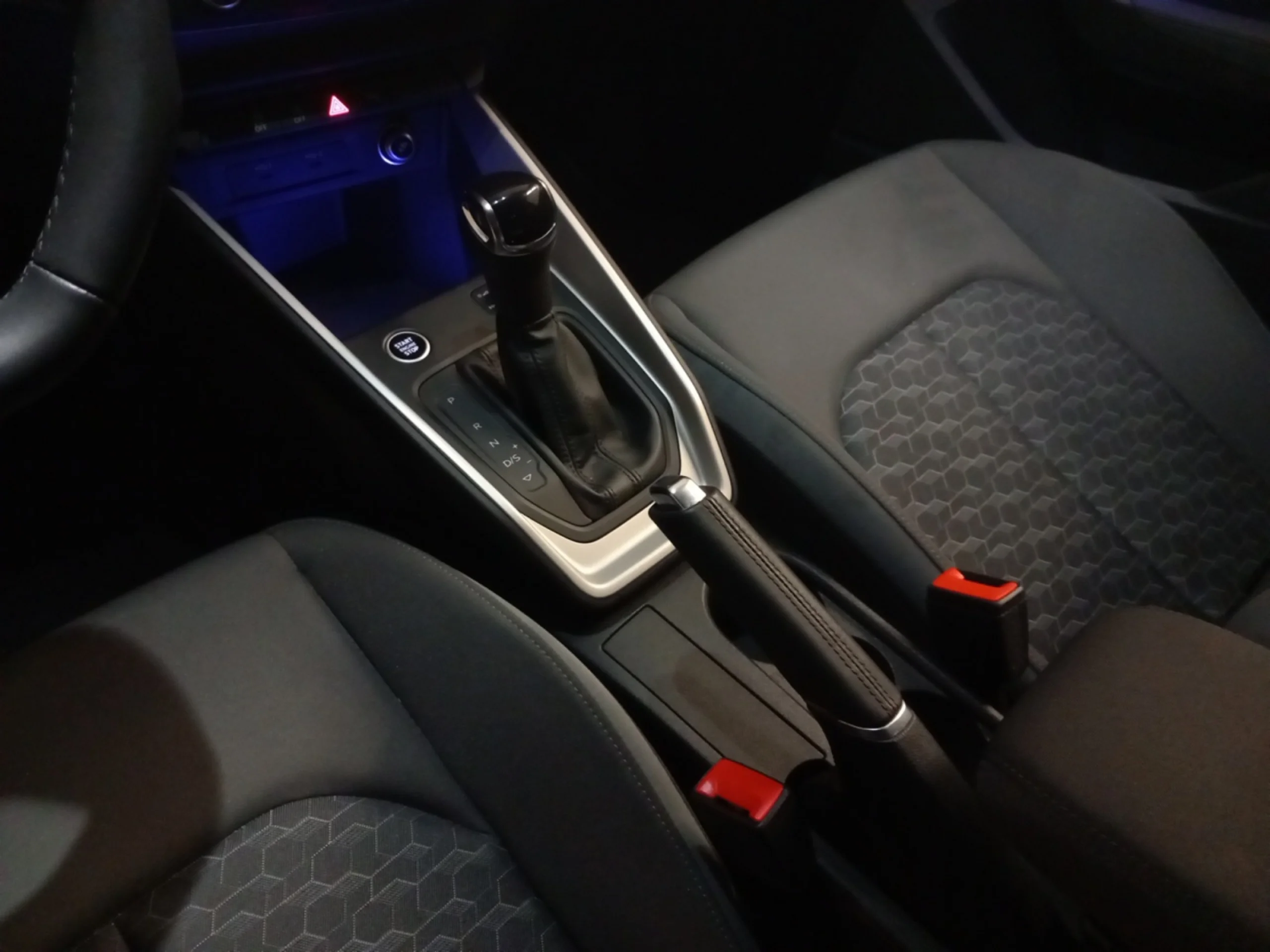 AUDI A1 SPORTBACK ADRENALIN 30 TFSI 85KW S TRON - Foto 14