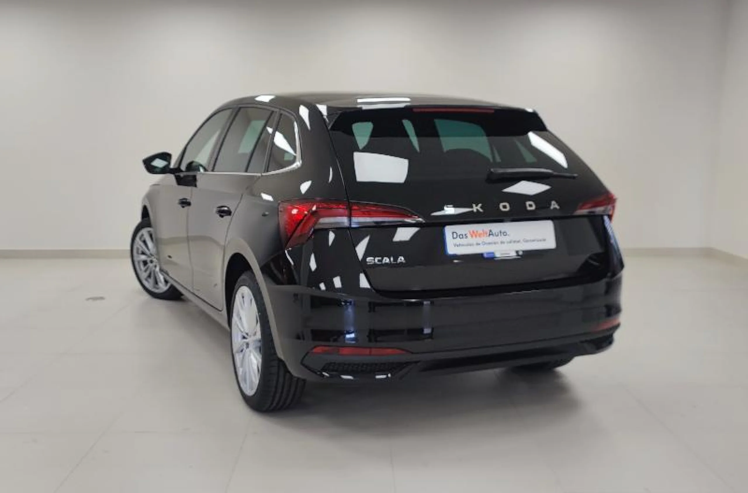 SKODA SCALA 1.5 TSI 110 KW (150 CV) DSG DESIGN - Foto 2