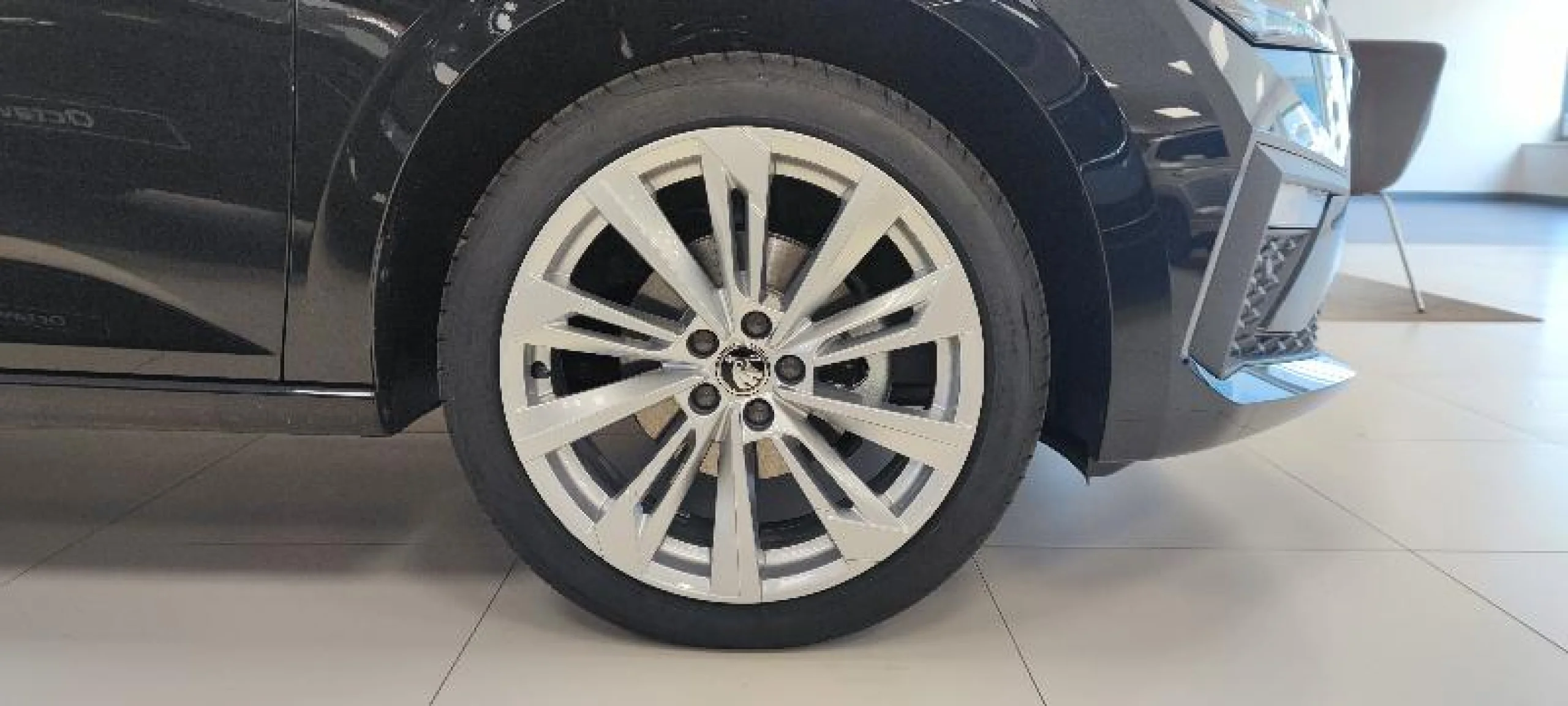 SKODA SCALA 1.5 TSI 110 KW (150 CV) DSG DESIGN - Foto 9