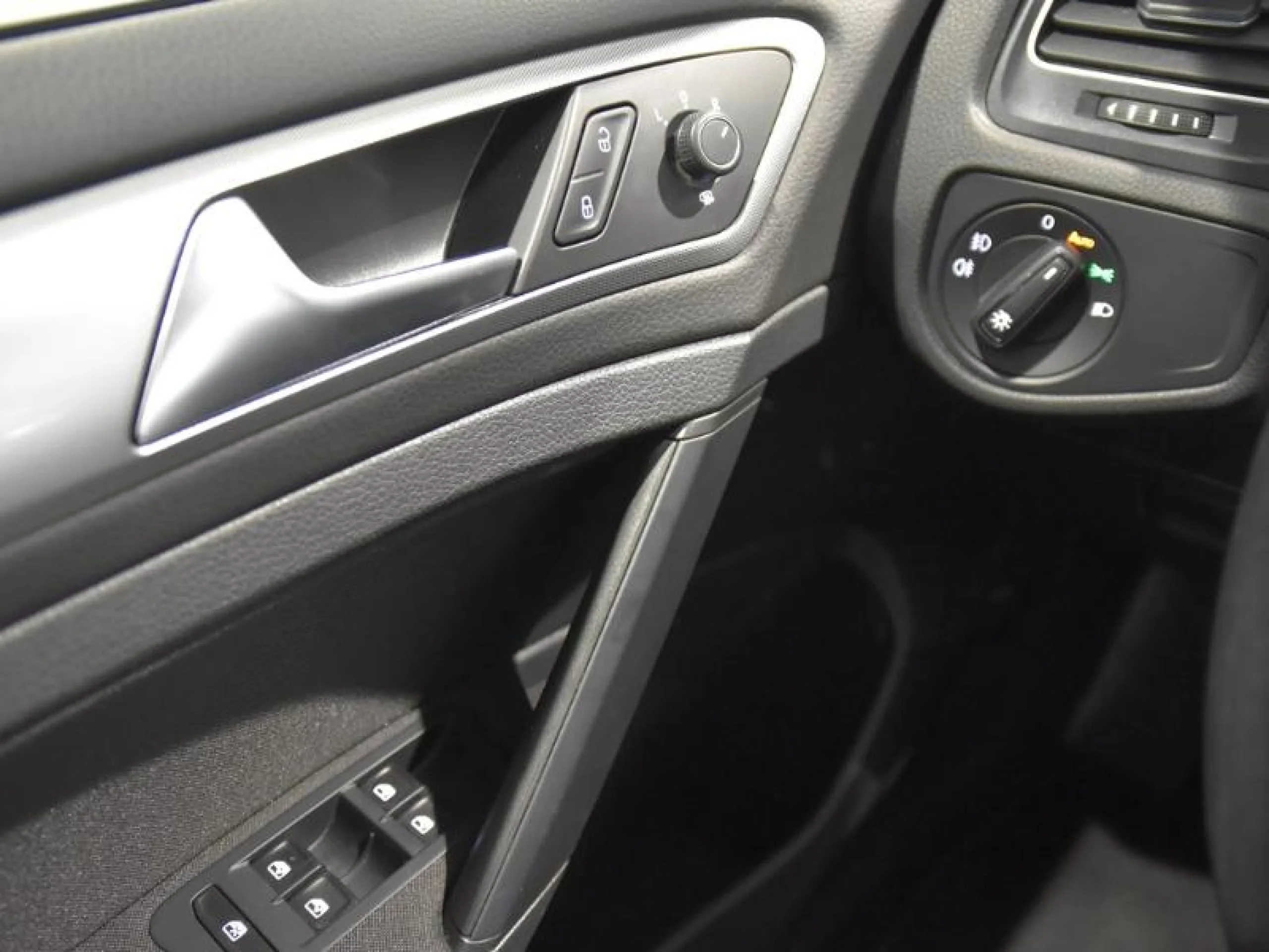 VOLKSWAGEN GOLF LAST EDITION 1.6 TDI 85KW (115CV) - Foto 15