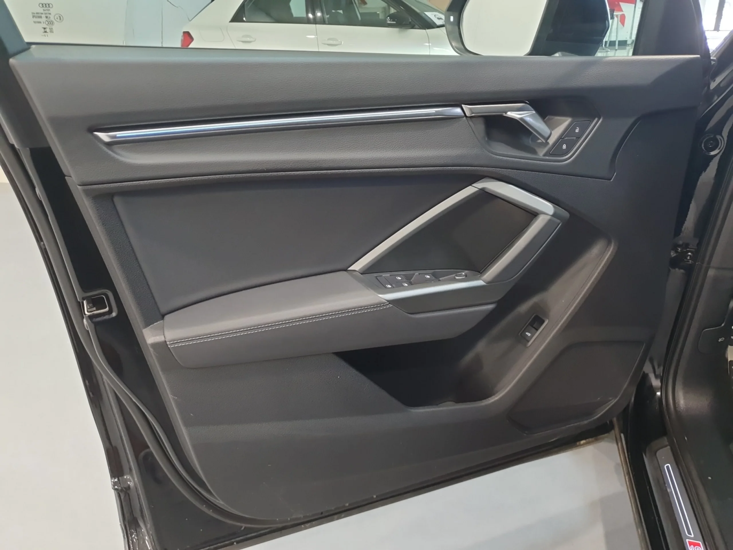 AUDI Q3 BLACK LINE 35 TDI 110KW (150CV) S TRONIC - Foto 12