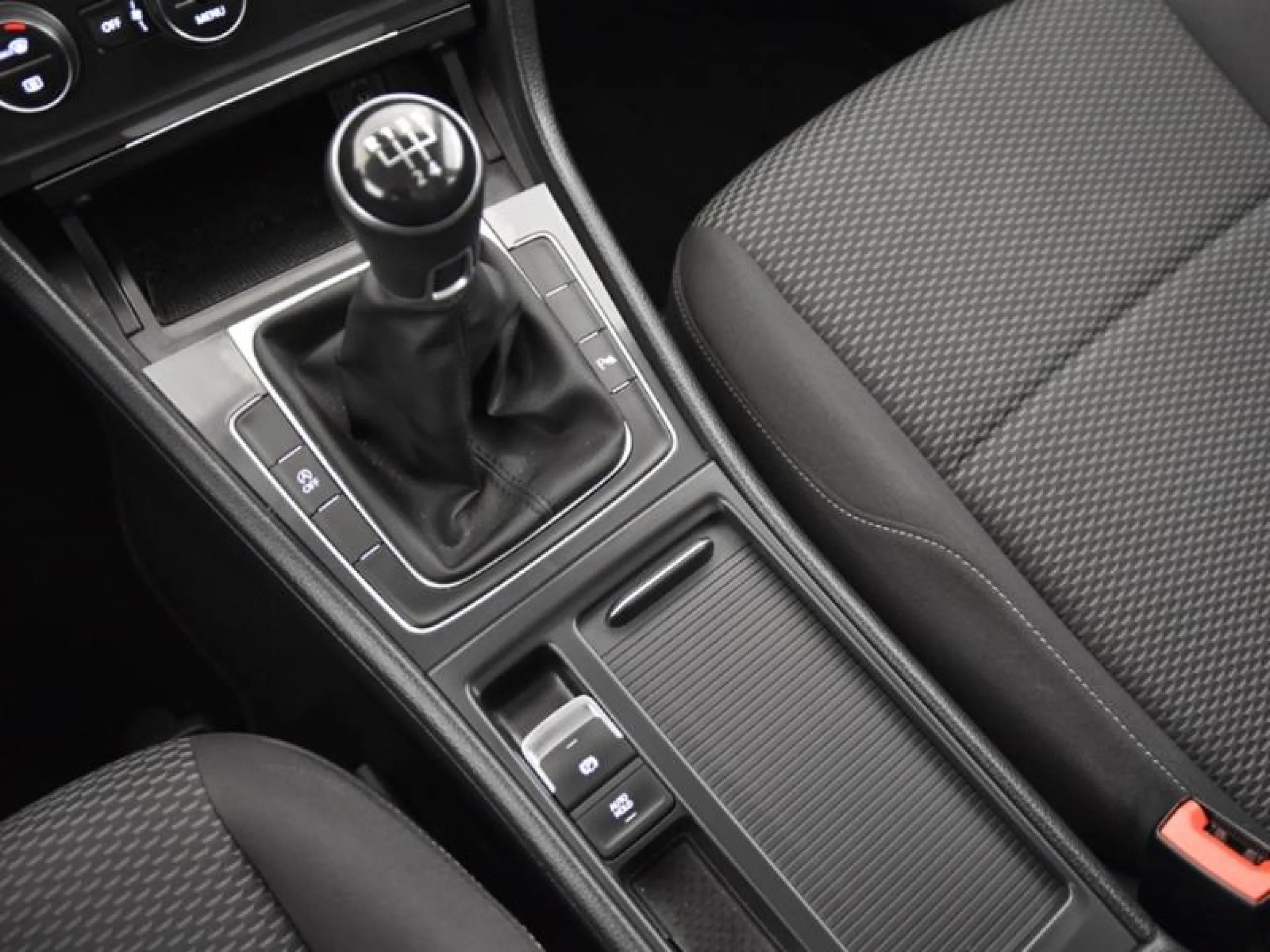 VOLKSWAGEN GOLF LAST EDITION 1.6 TDI 85KW (115CV) - Foto 10