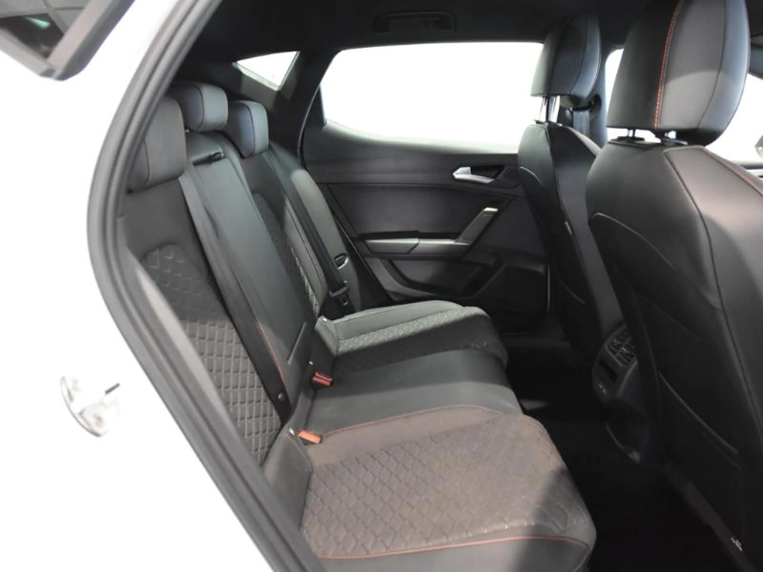 SEAT LEON 1.5 TSI 85KW S&S FR 75 ANIVERSARIO - Foto 6