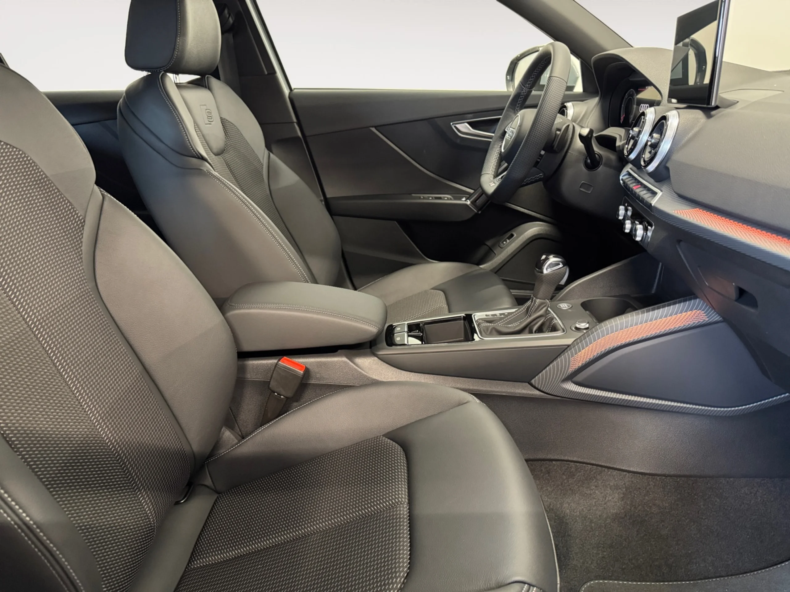 AUDI Q2 ADRENALIN EDITION 35 TDI 110KW S TRONIC - Foto 8